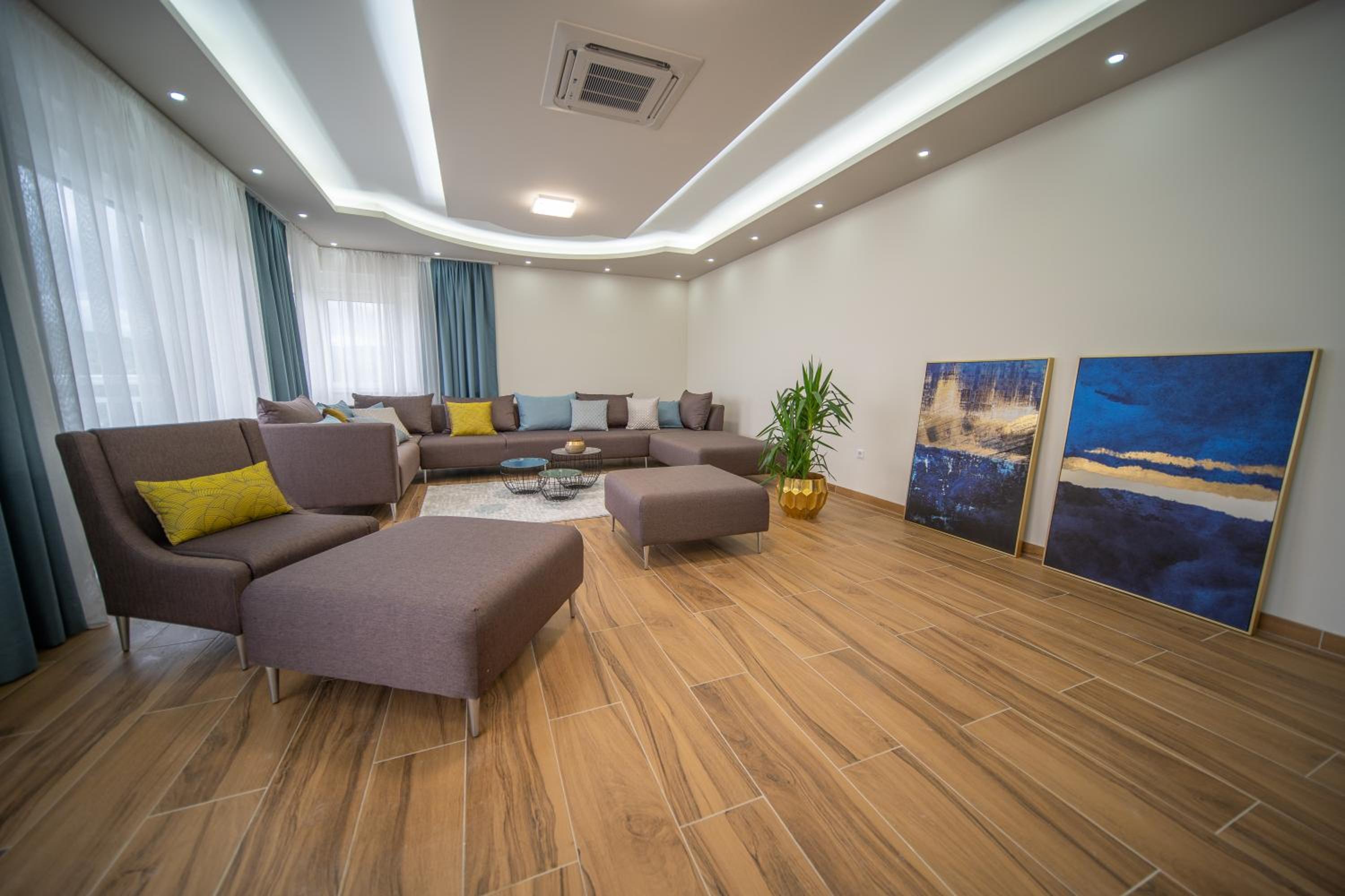 Al Hayat Apartments