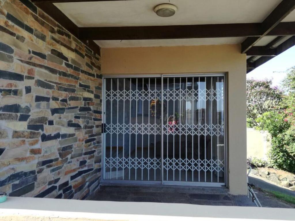 Hotel The Crescent Guesthouse On Waterfall