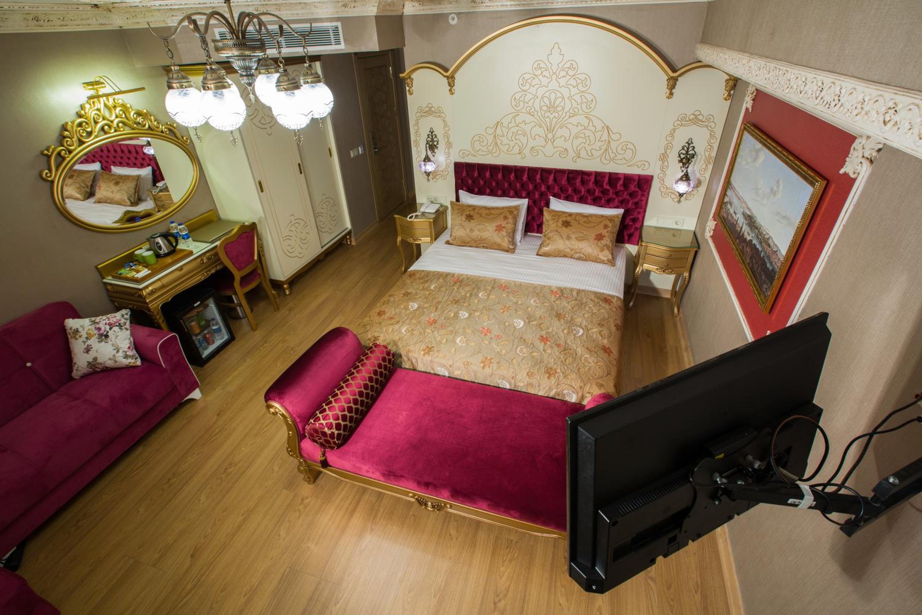 Empire Suite Hotel - Image 38