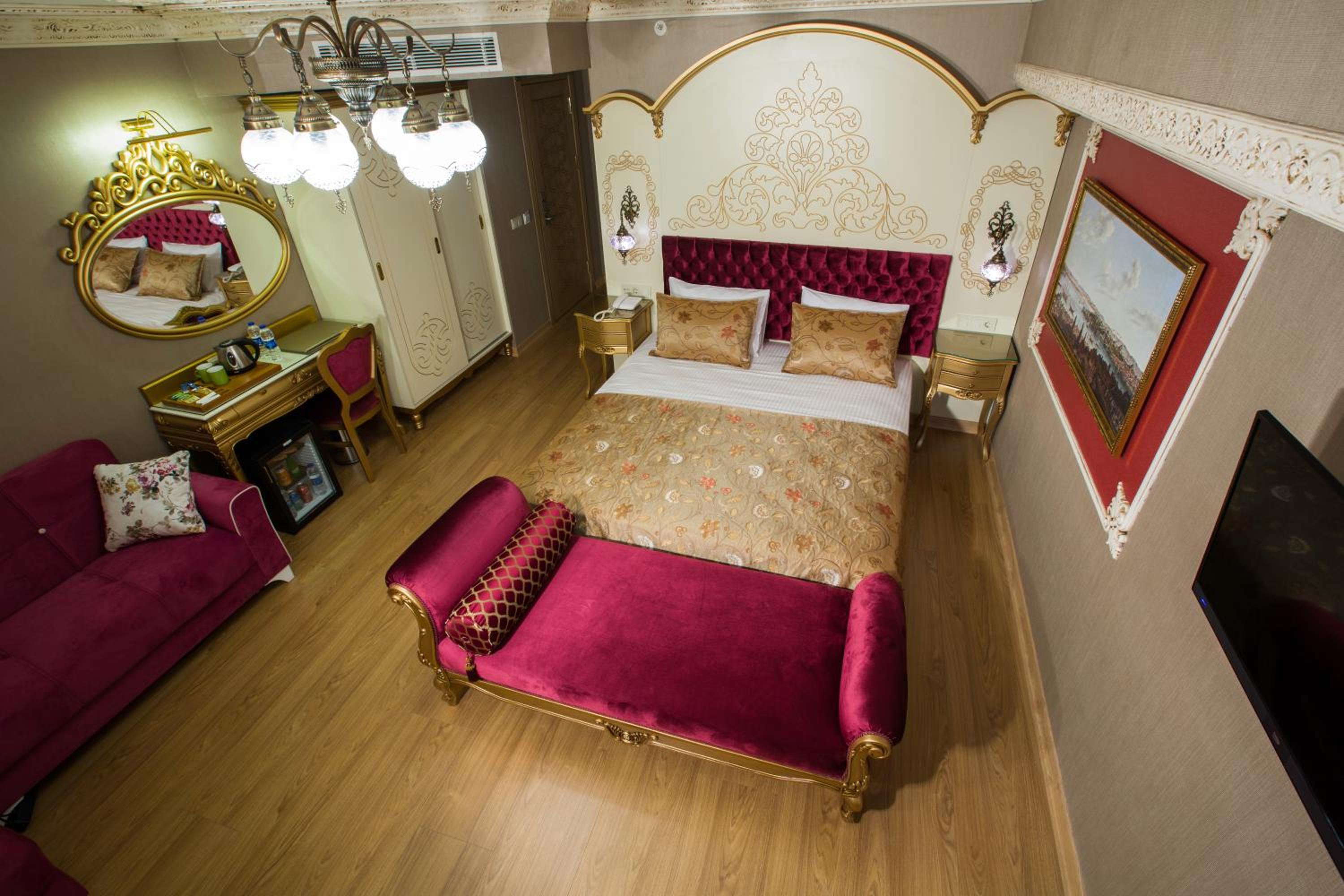 Empire Suite Hotel - Image 39