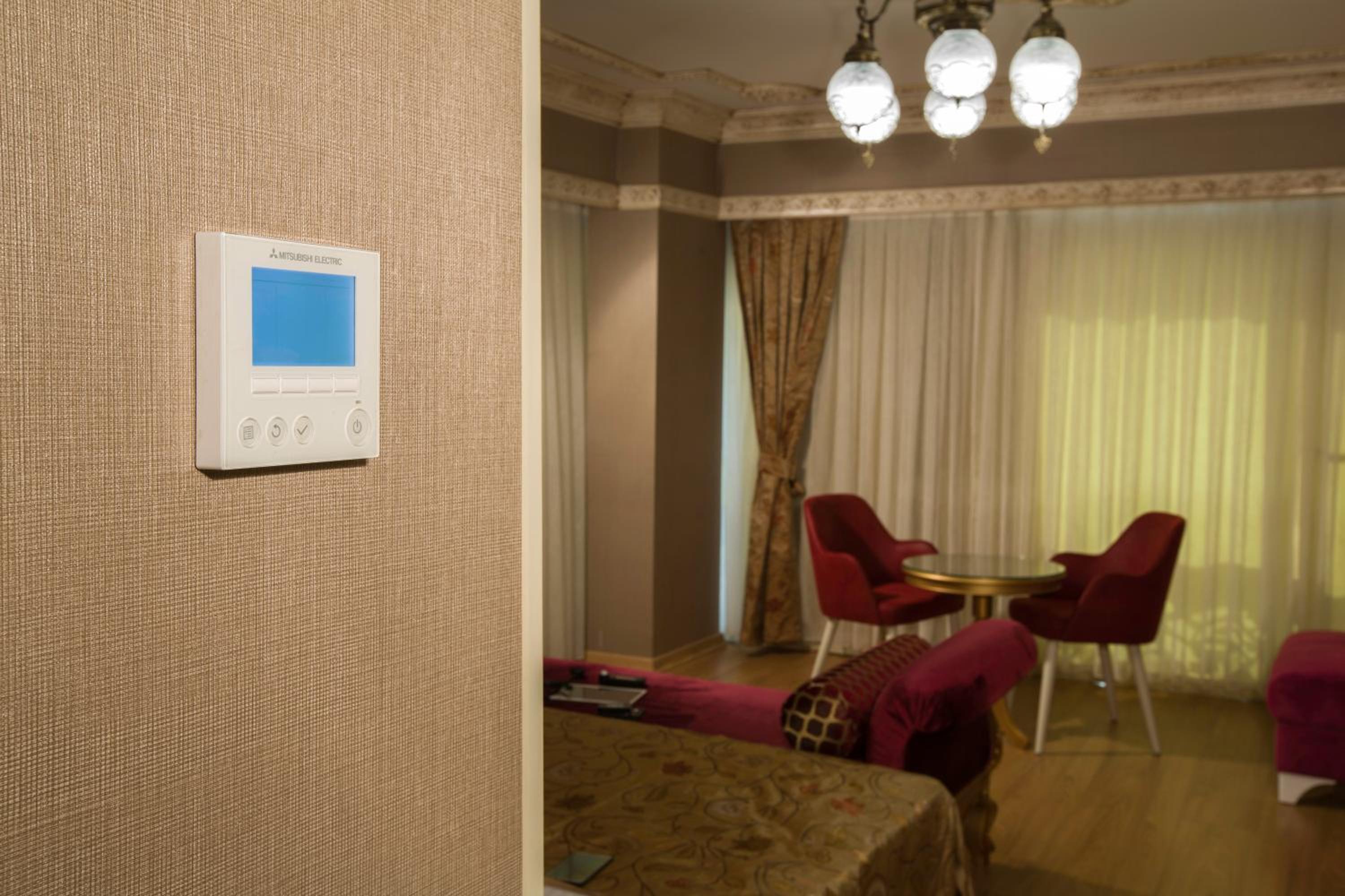 Empire Suite Hotel - Image 40