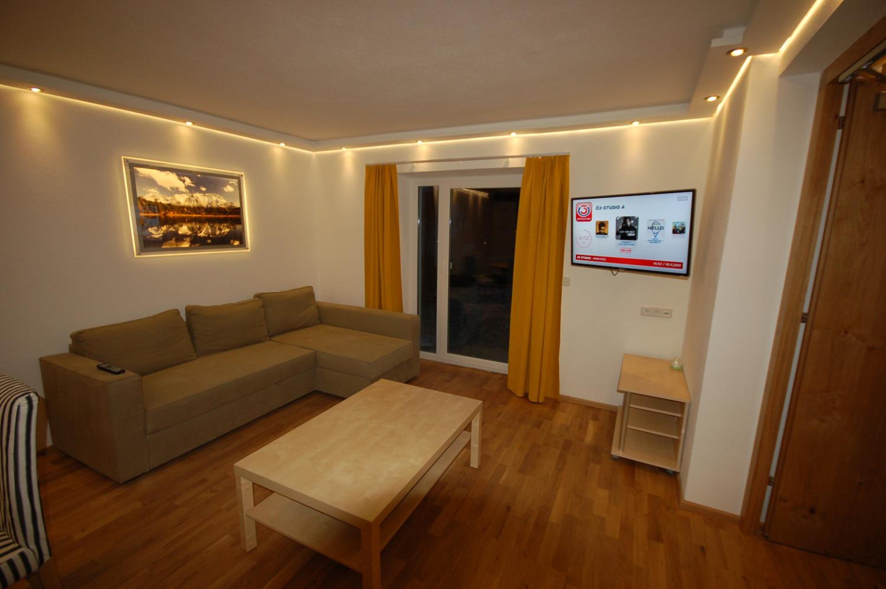 Alpenmond Appartment Halbmond