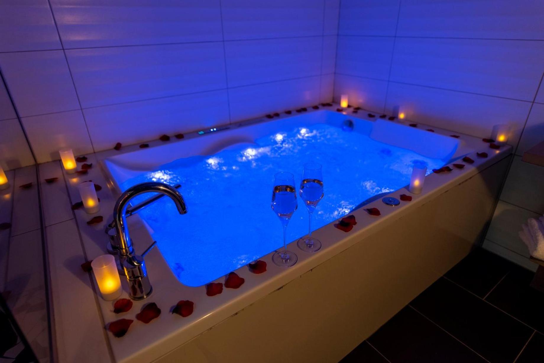 Jacuzzi