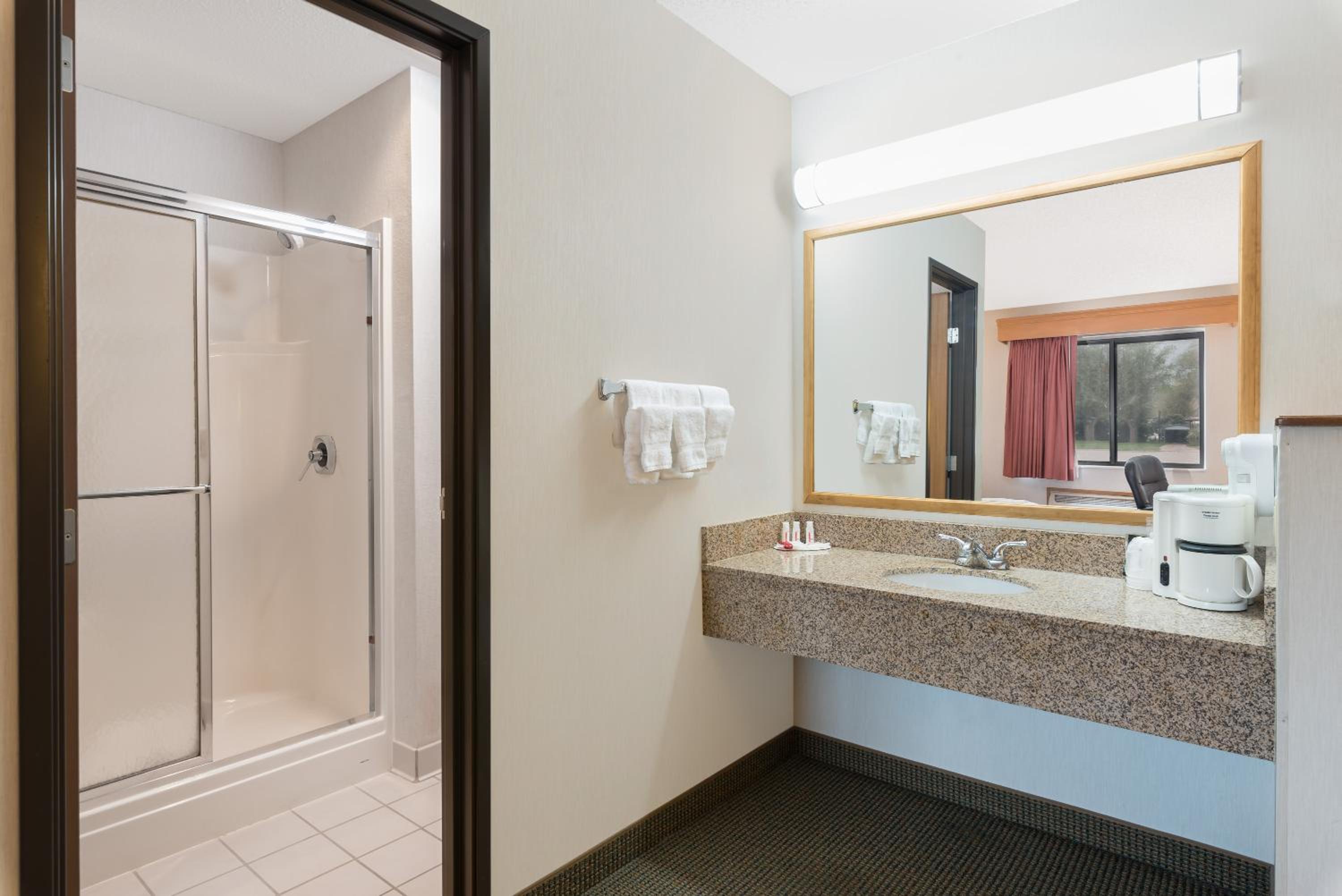 Baymont by Wyndham Hot Springs view 2