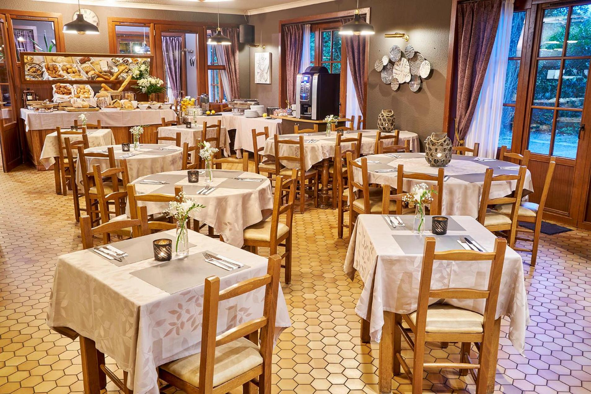 Brussels Vacations - DC Hotel  Restaurant Brussels South - Property Image 4