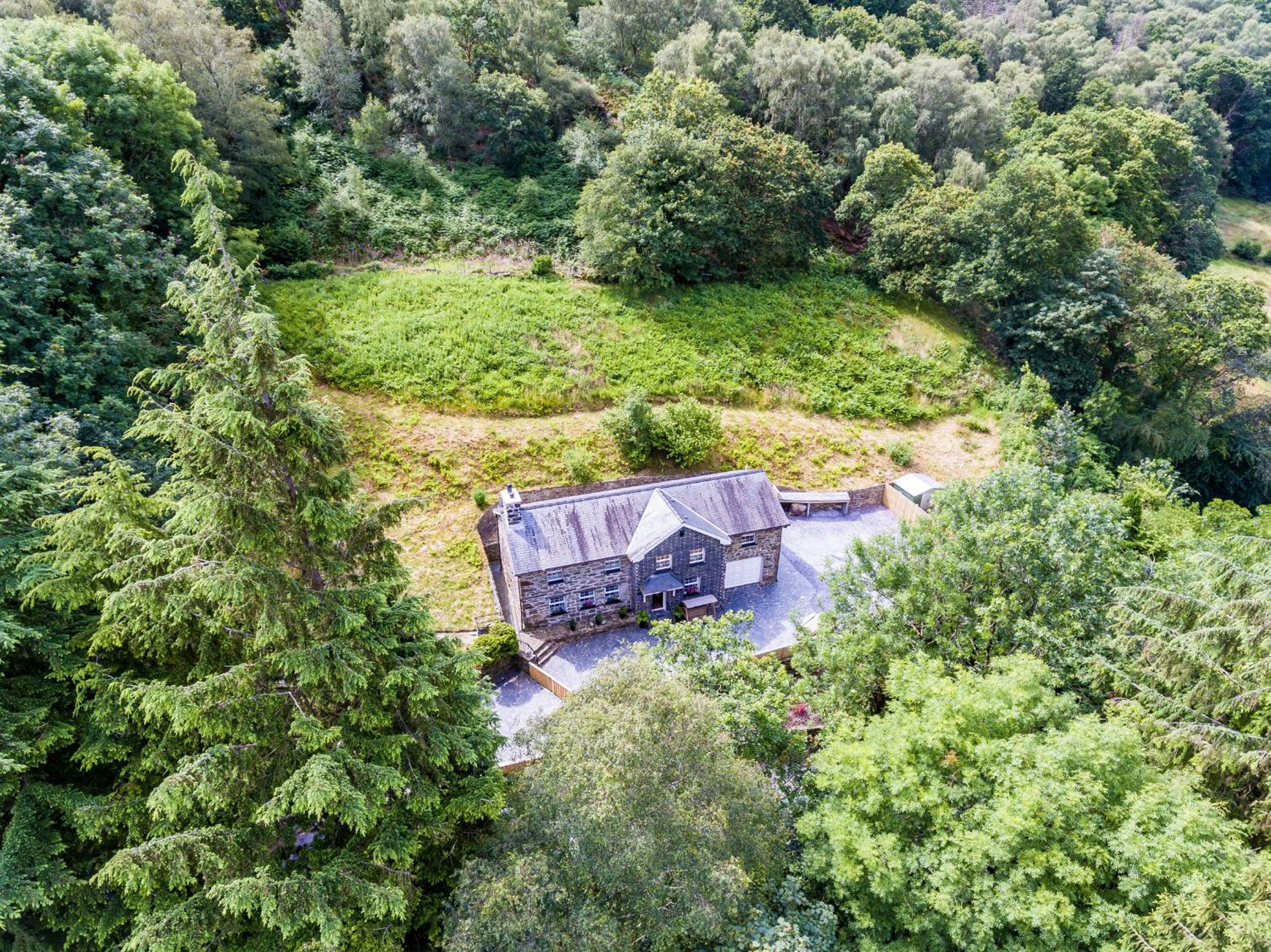 Hilltop Cottage/ Penrhiw view 3
