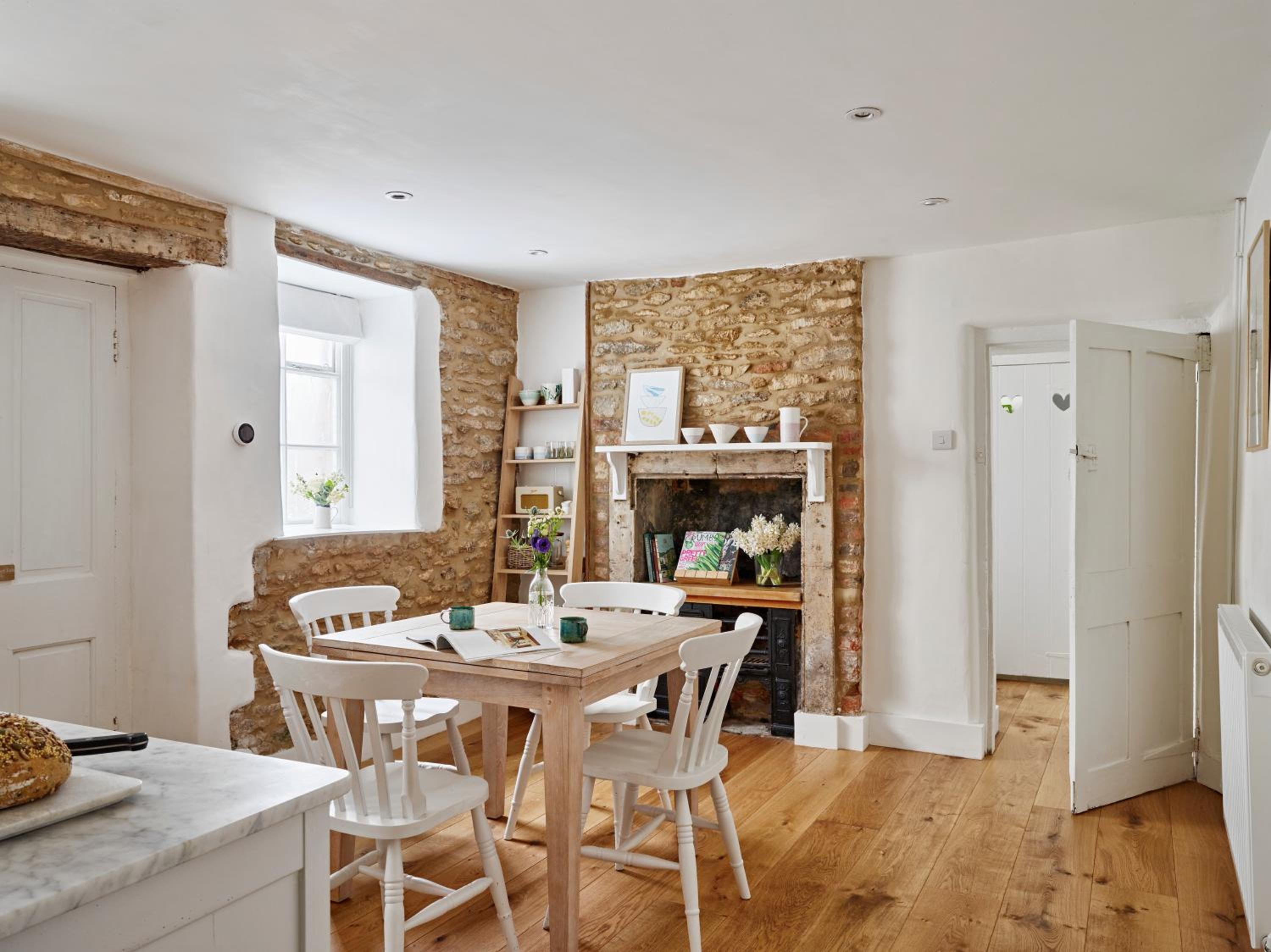 Artisan Cottage - Historic cottage near to Bath, Lacock and Castle Coombe view 3