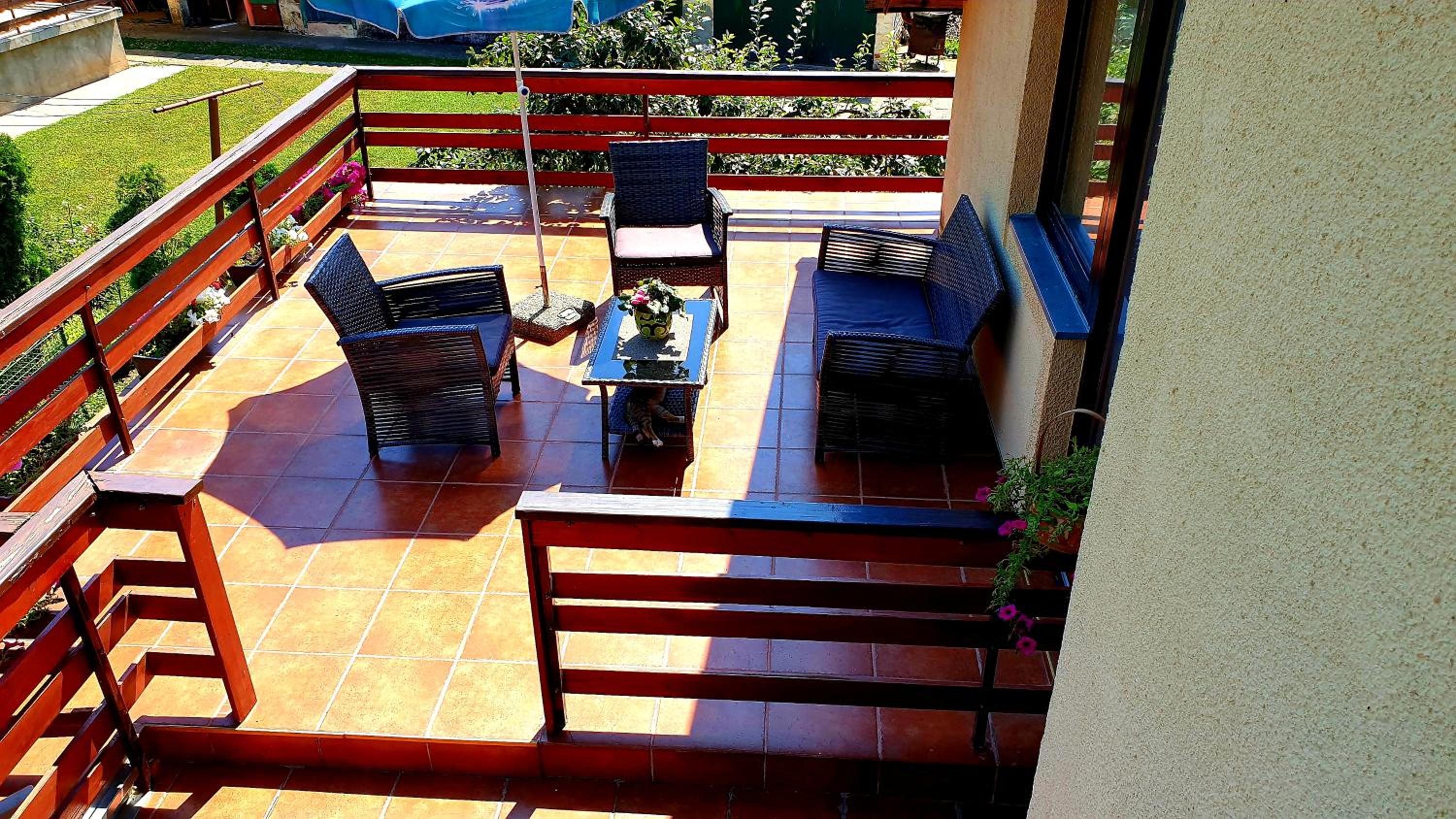 Apartment in Paradise