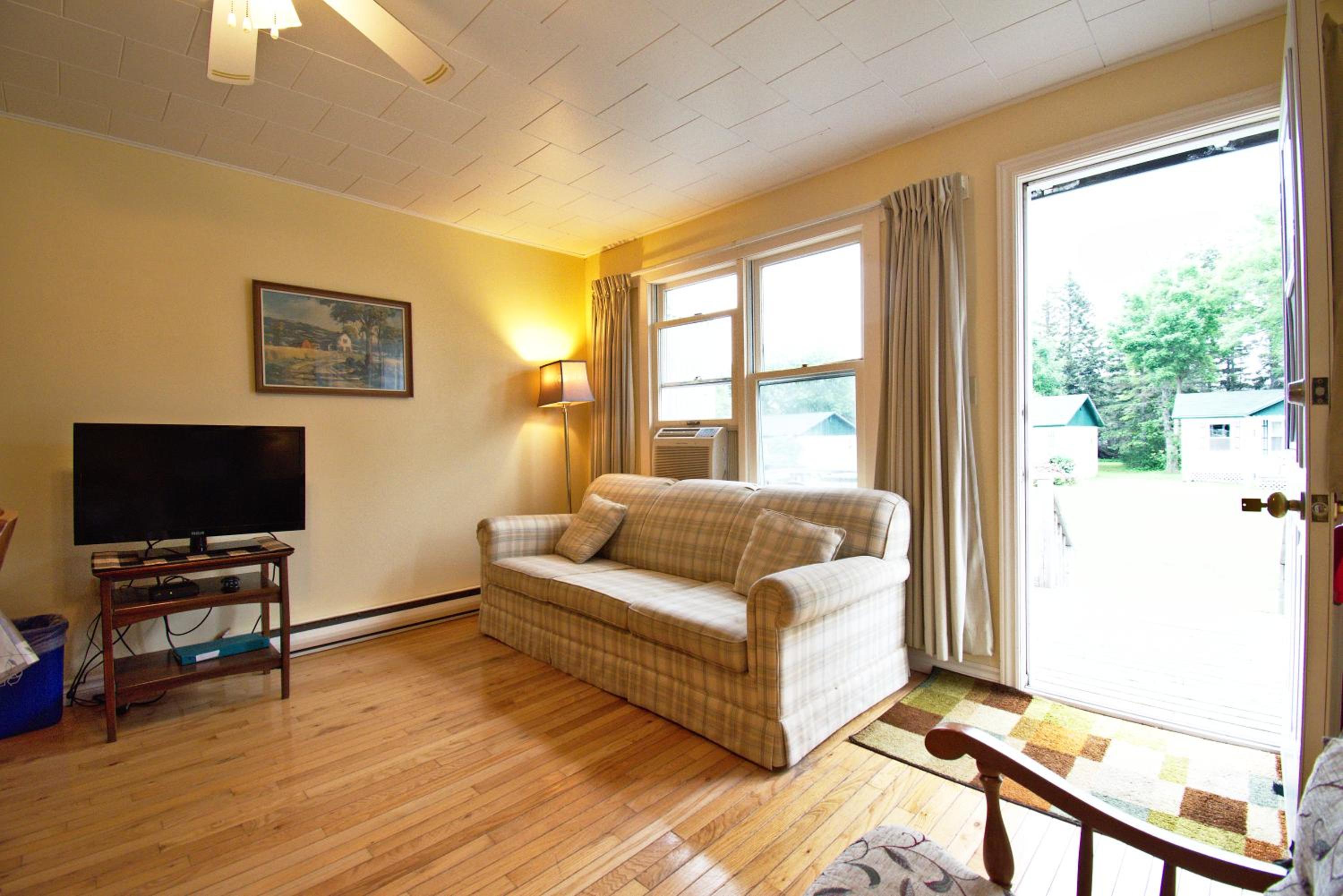 Lakeview Lodge and Cottages