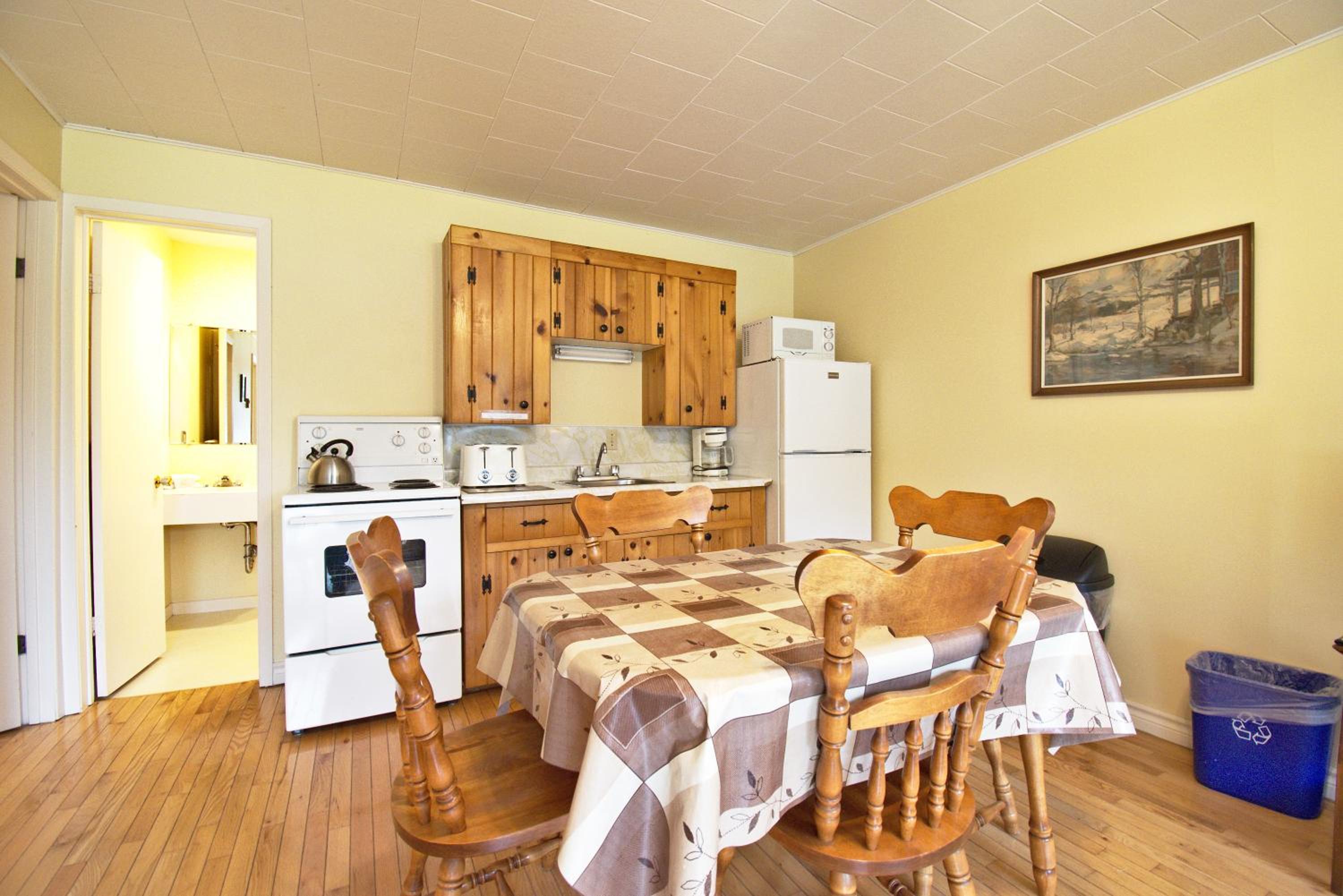 Lakeview Lodge and Cottages