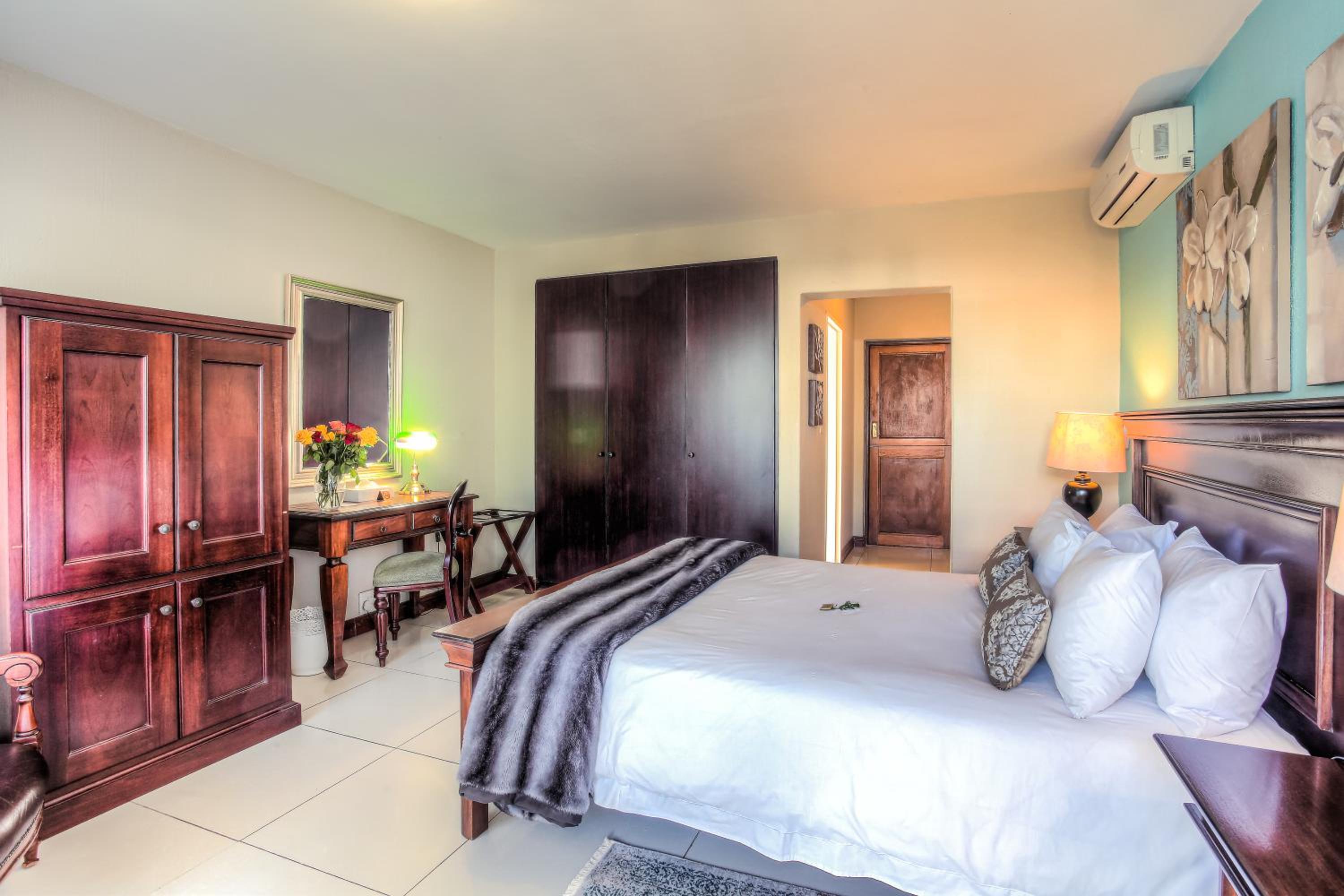 HOSPITALity Lodges