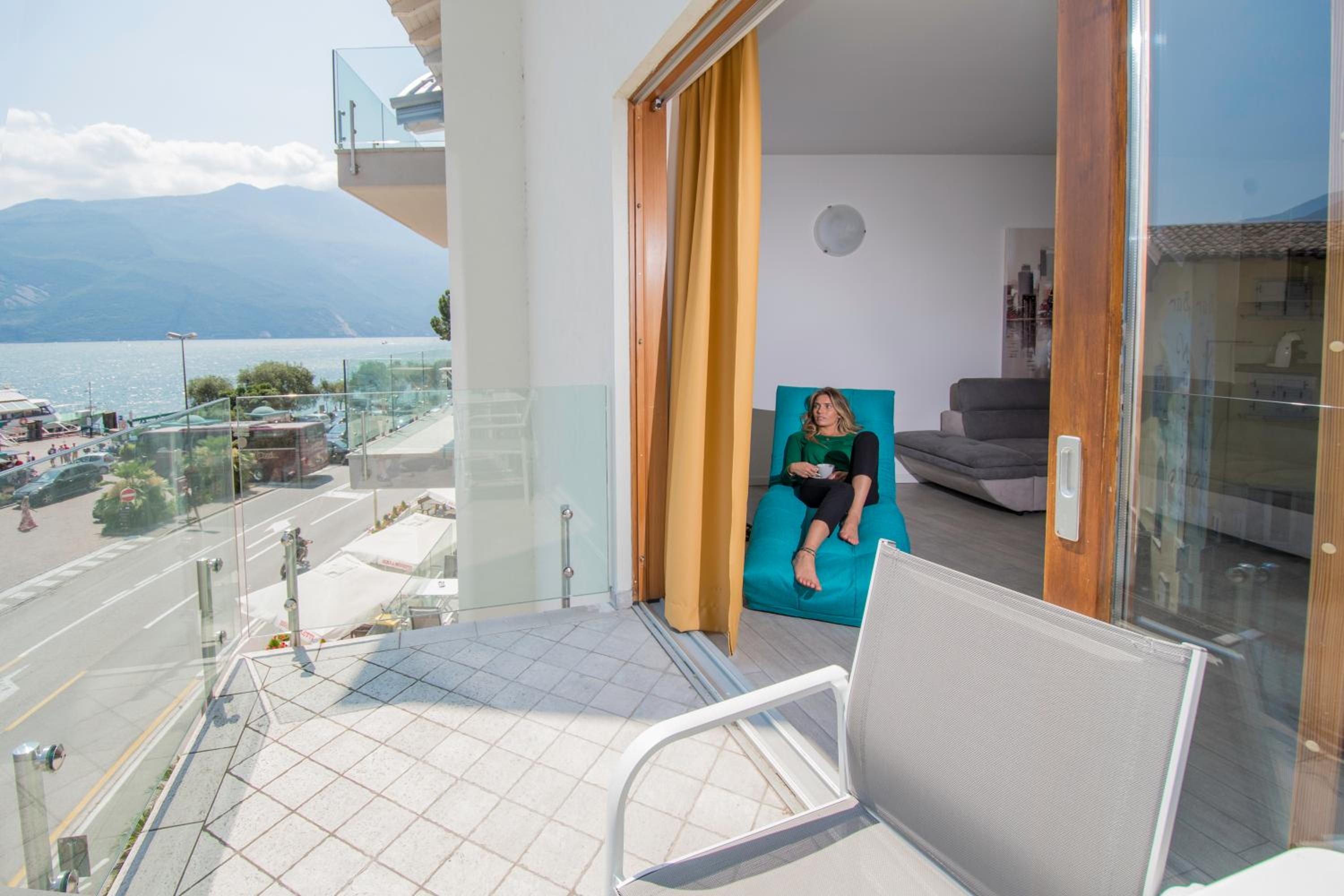 Exclusive Suites Riva view 4