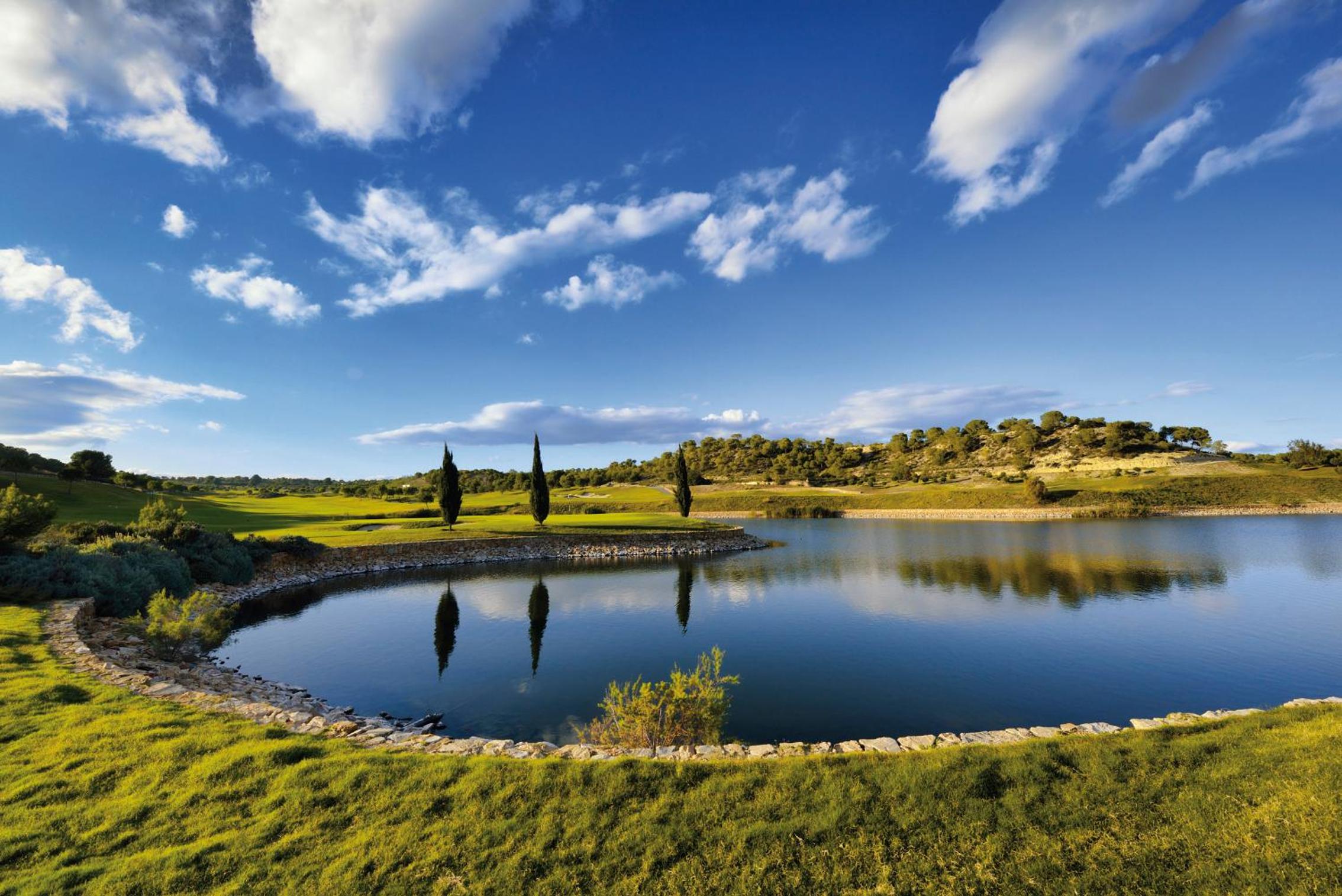 Hotel Las Colinas Golf & Country Club Residences - Image 1