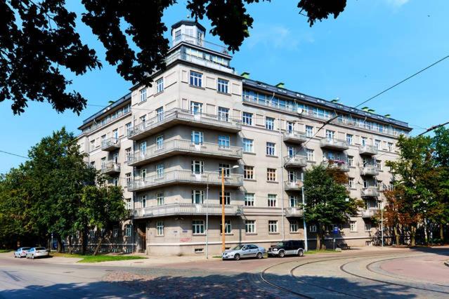 Central 2-level Penthouse with Terrace and free parking view 5