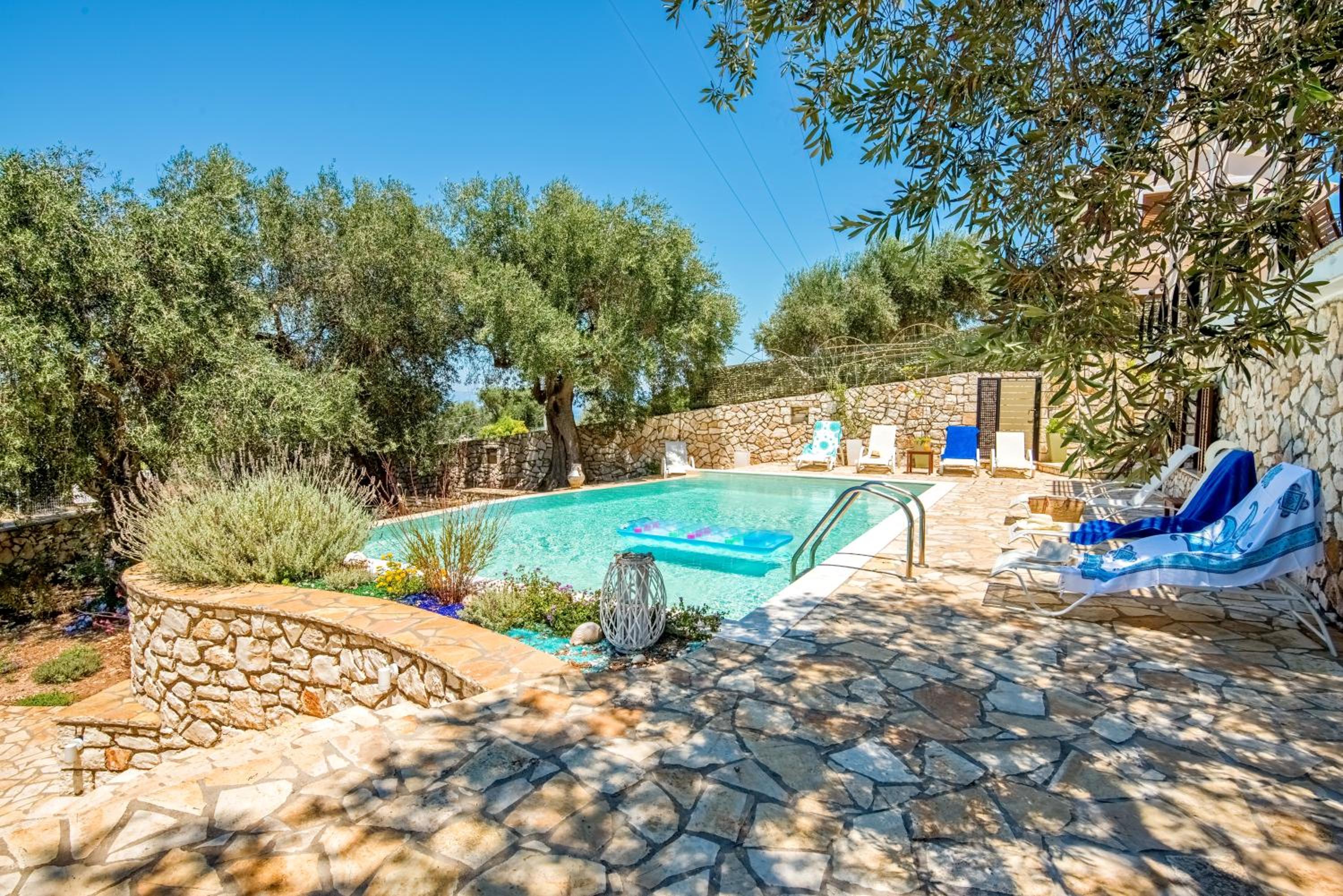 VILLA BOUGARINI Haven Family Villa Rock pool oasis view 5