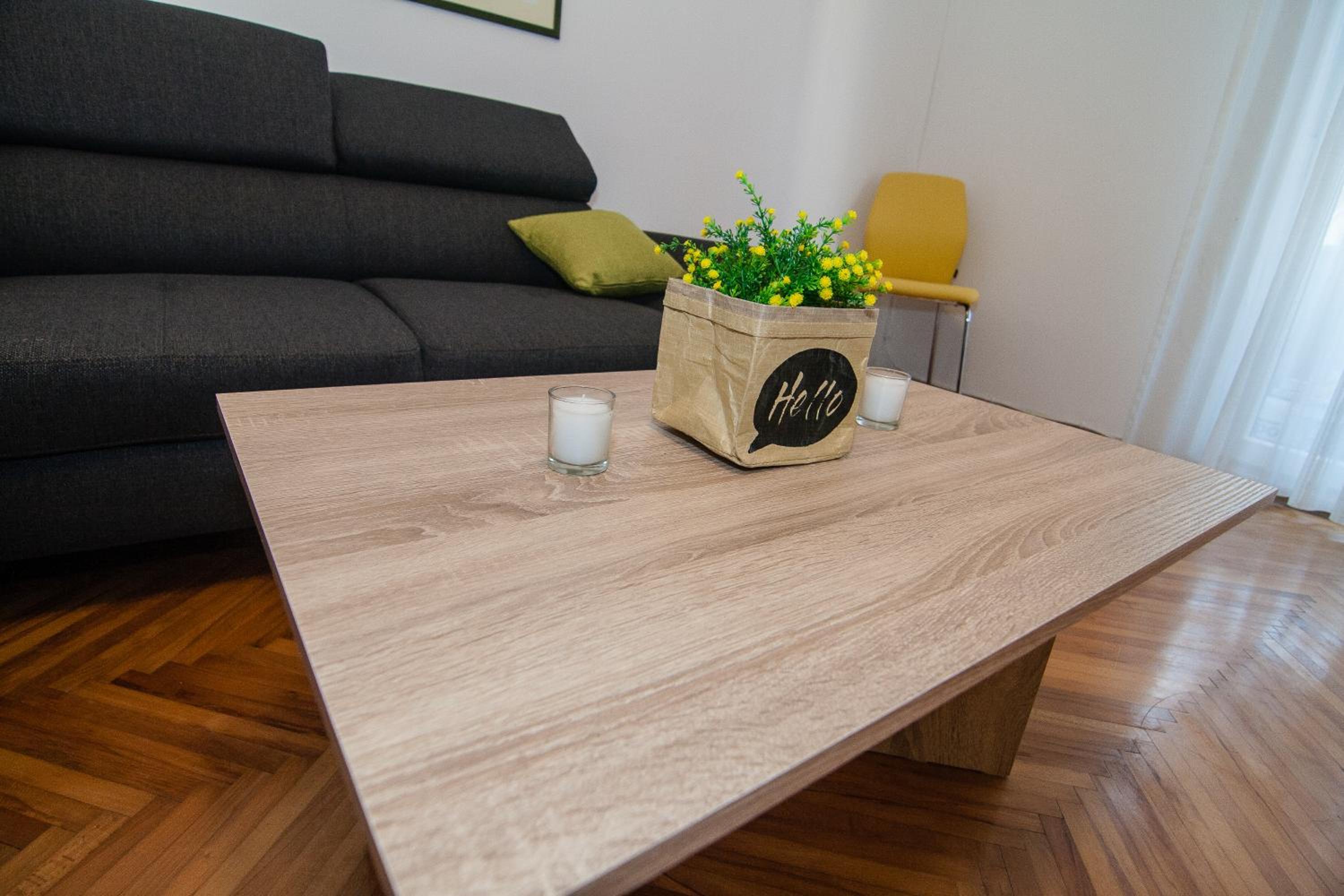New renovated apartment 15 min from beach on foot view 3