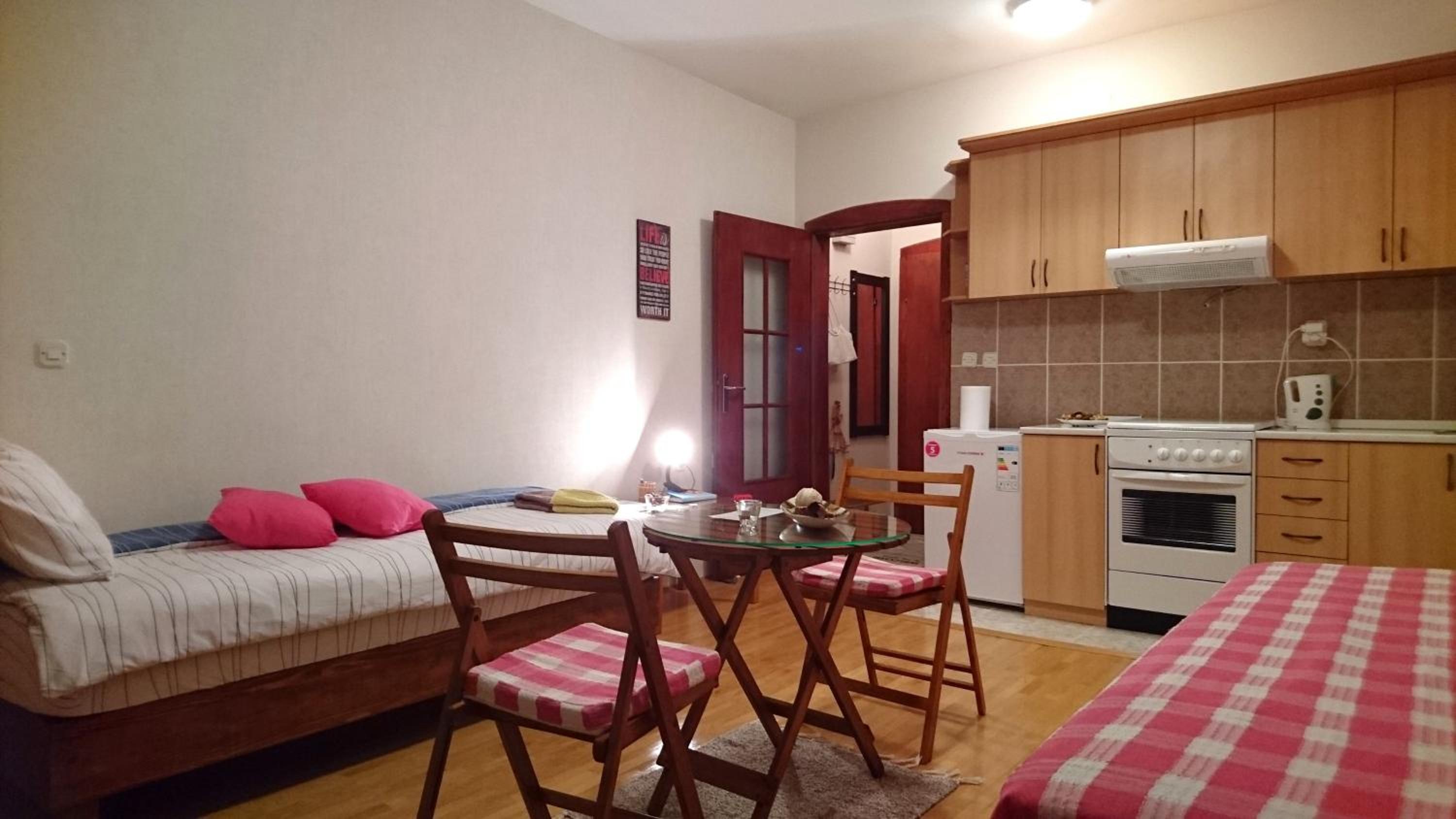 Hellena Apartment
