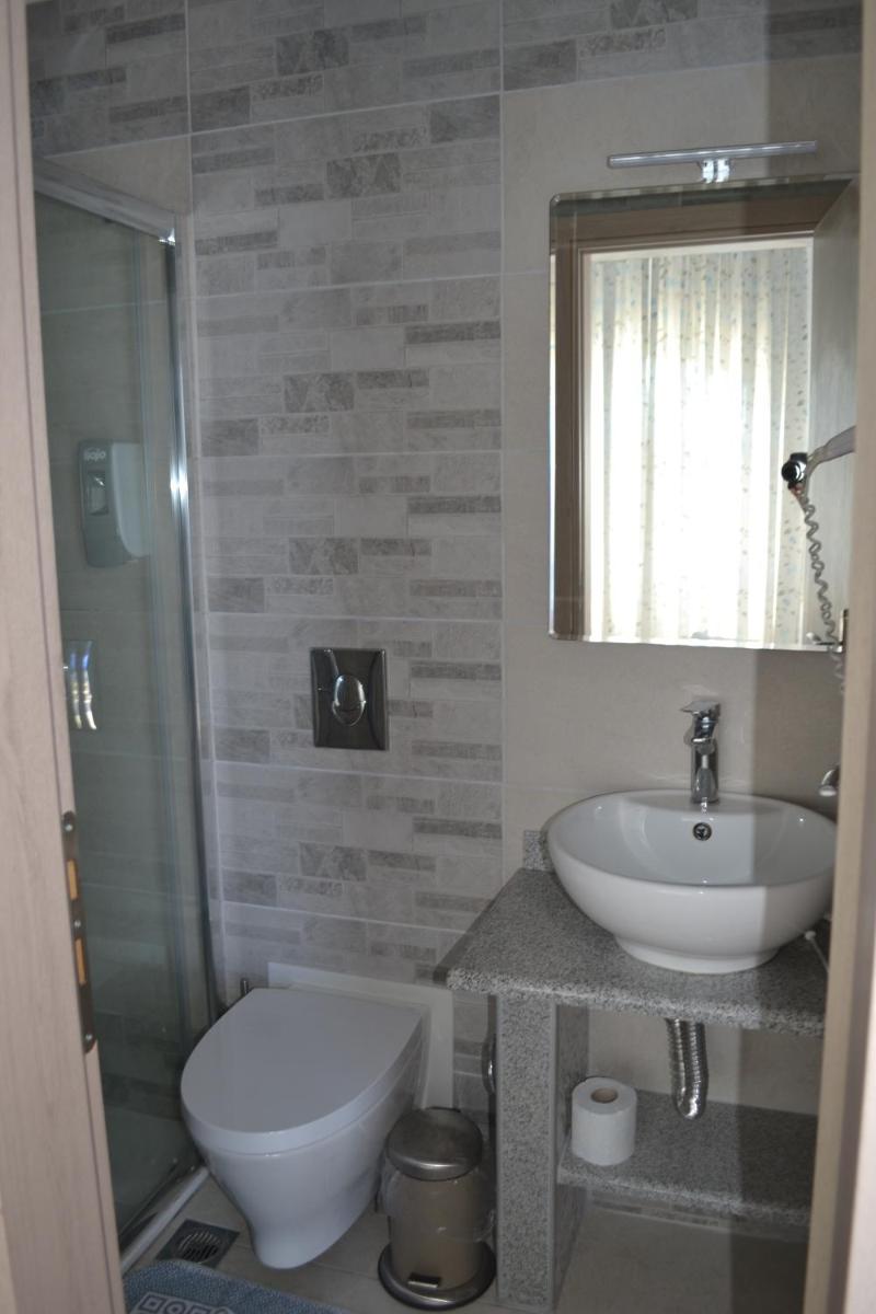 Dolphin Apartments 1 view 3