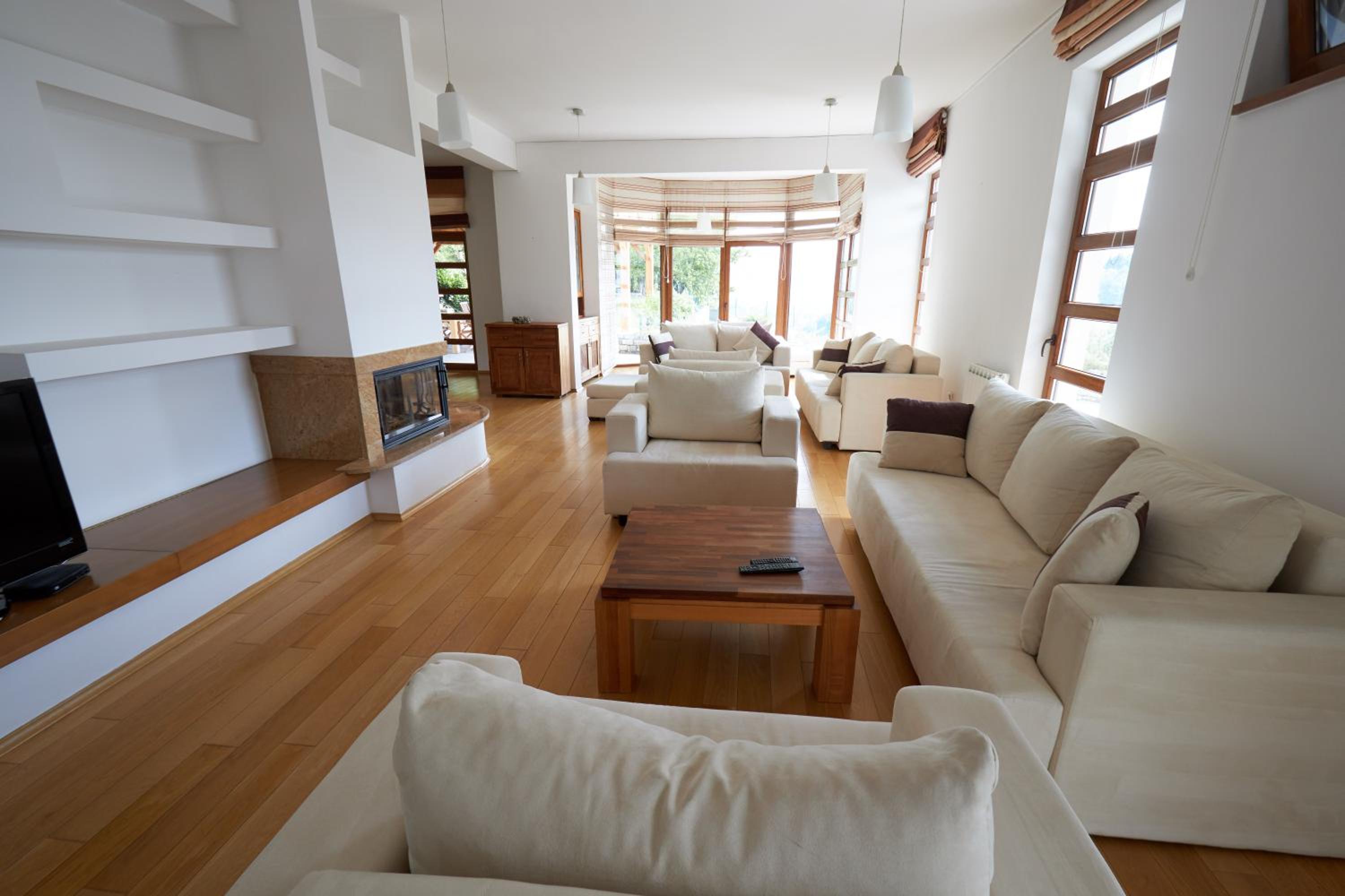 Luxury Hill Residence