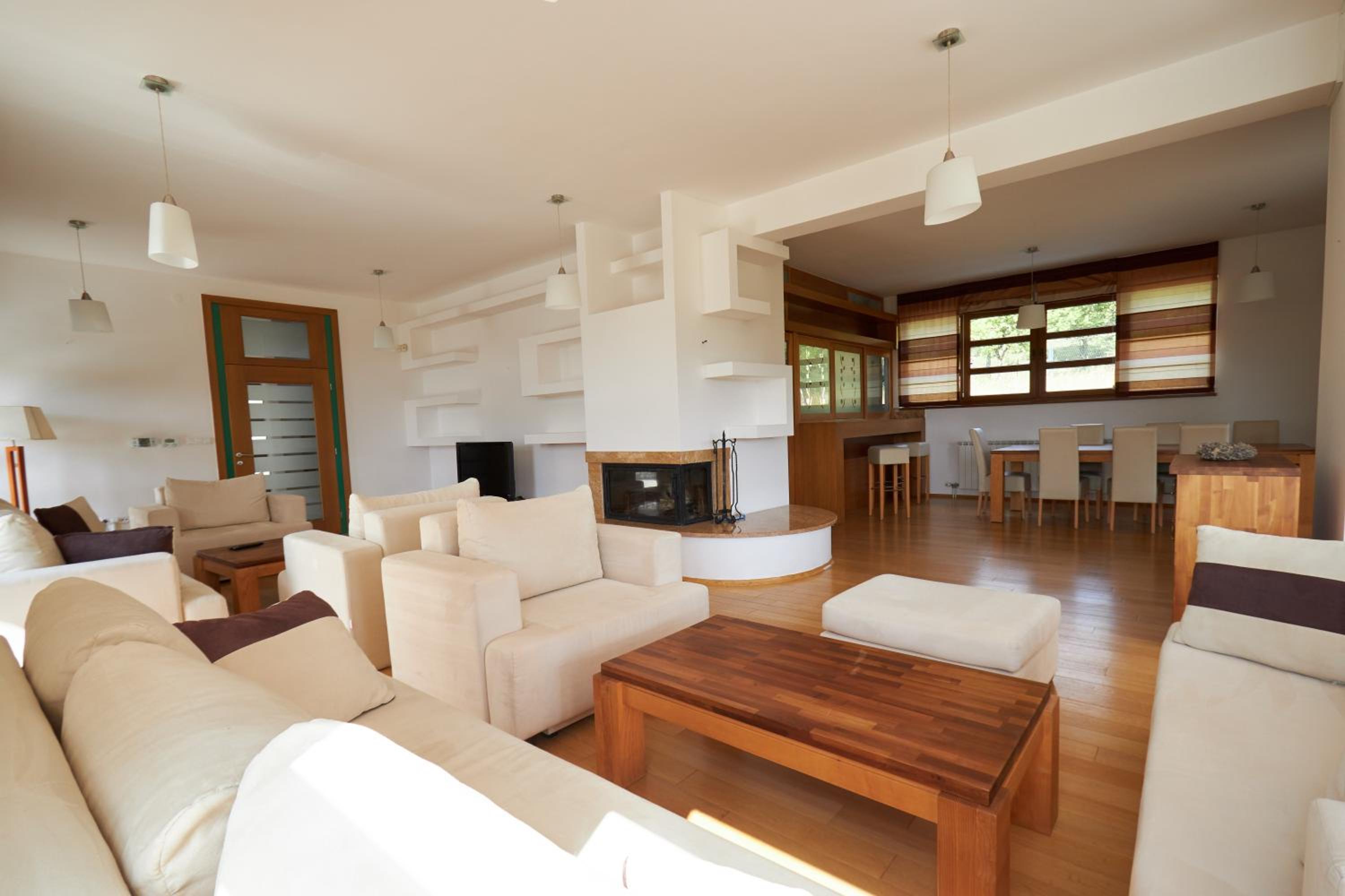 Luxury Hill Residence