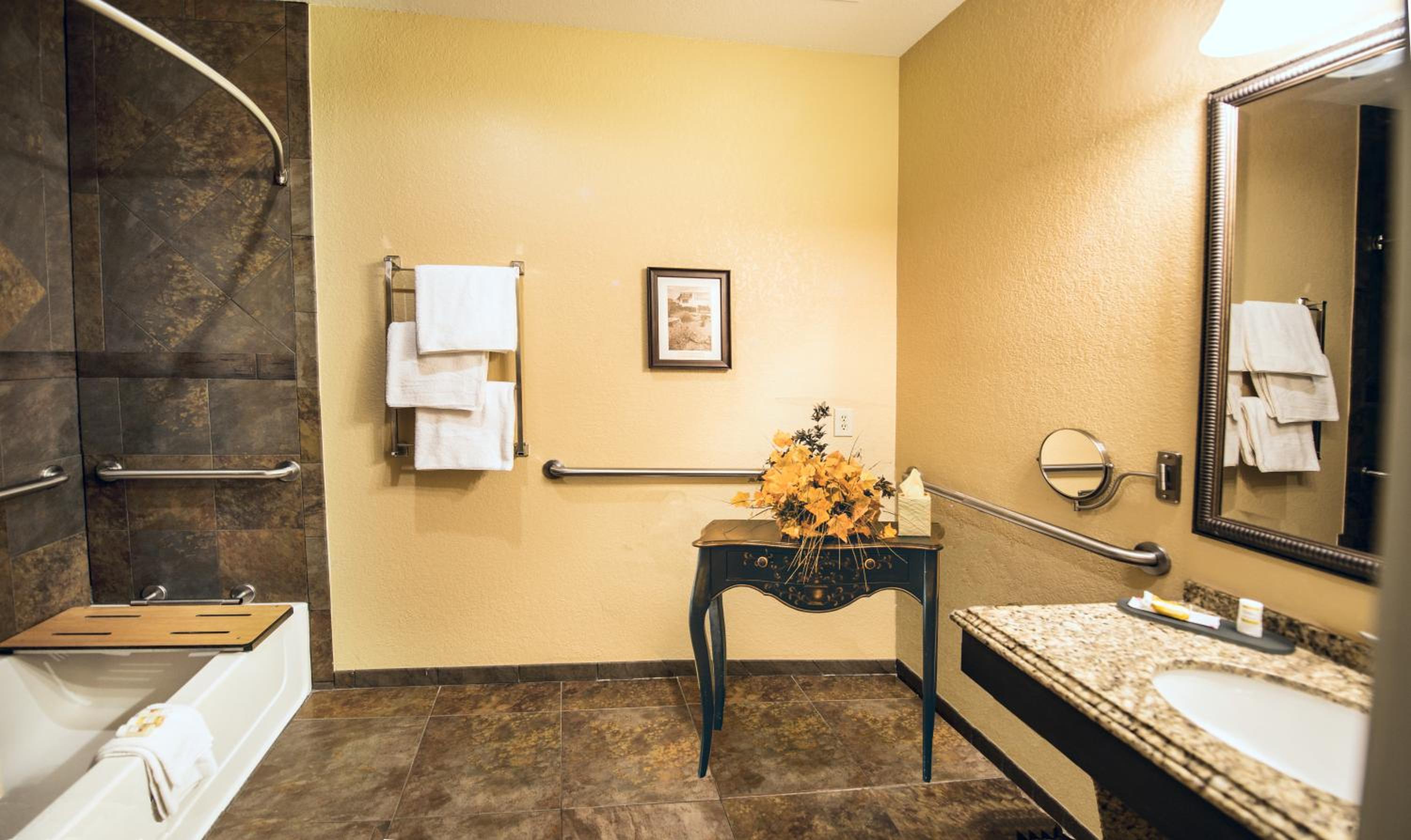 Marble Falls Vacations - La Quinta by Wyndham Marble Falls - Property Image 8