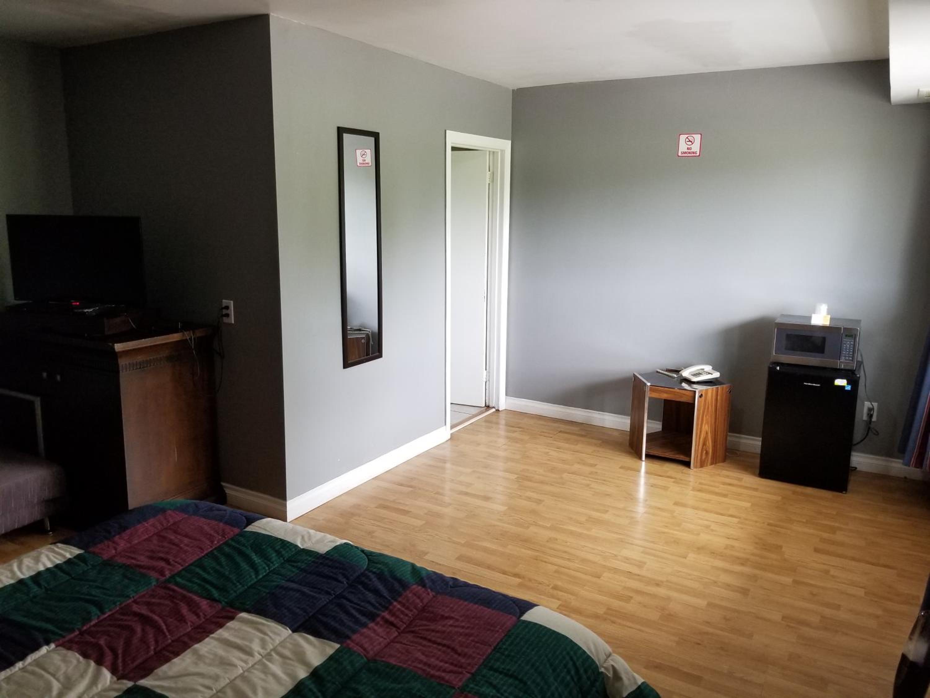 Woodstock Vacations - Eastwood Motel - Property Image 1