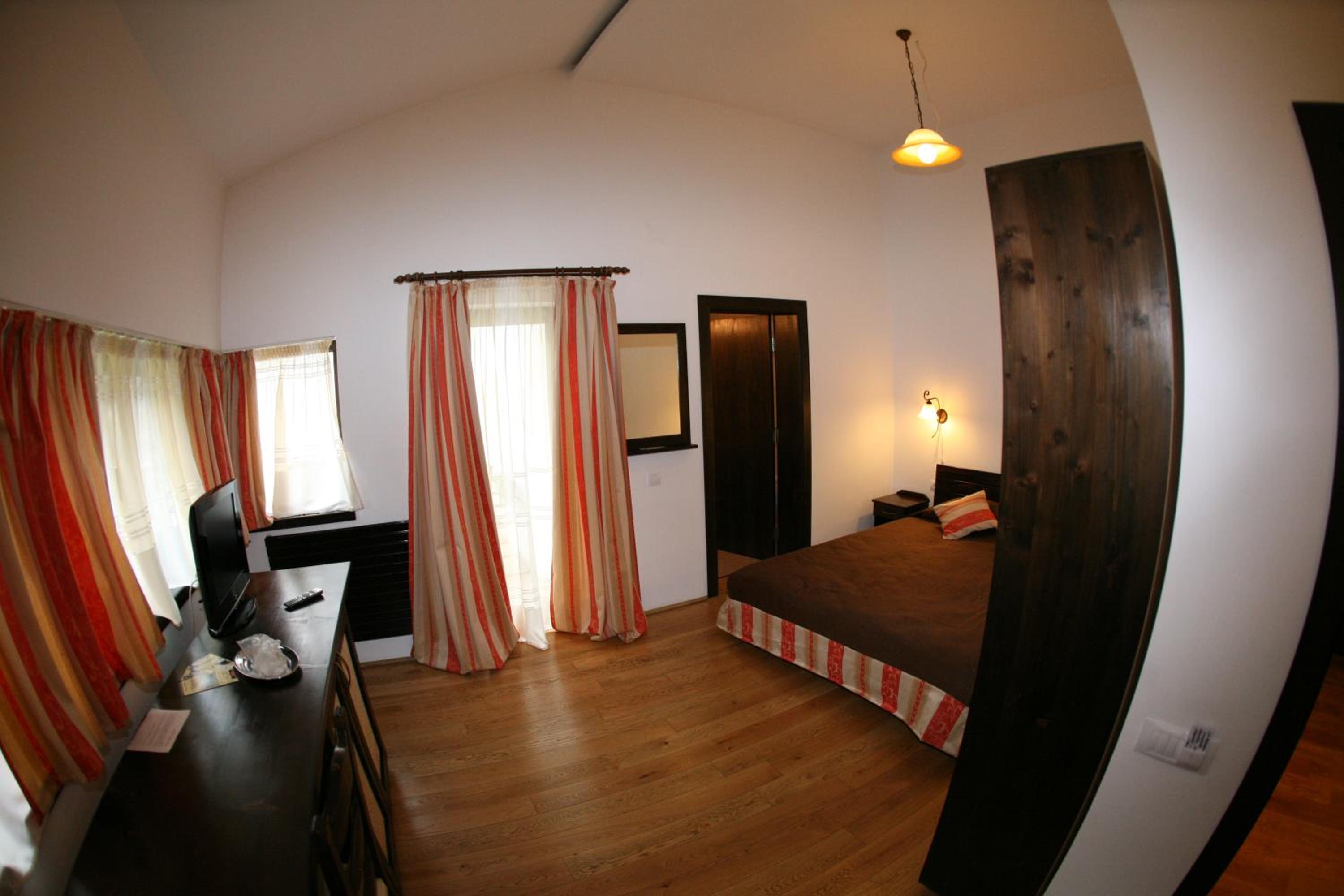 Photo 43