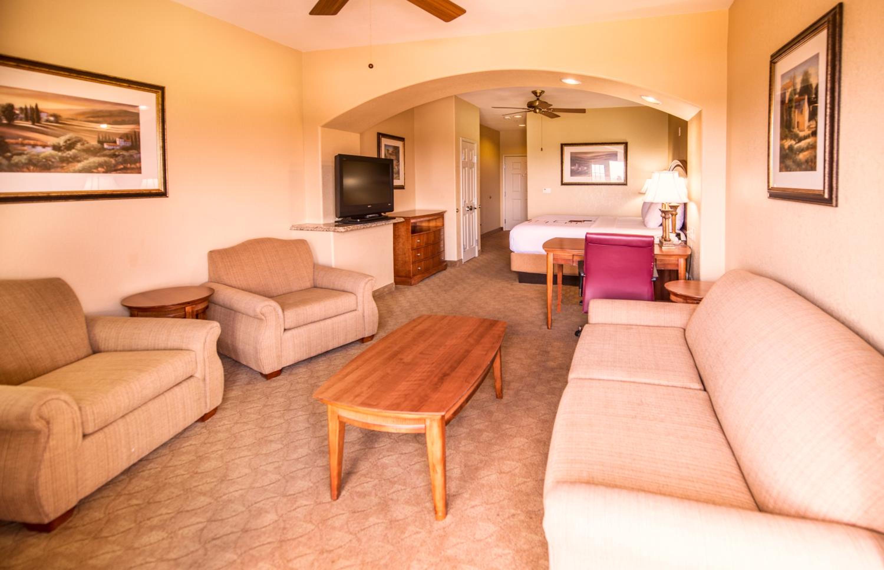 Marble Falls Vacations - La Quinta by Wyndham Marble Falls - Property Image 18