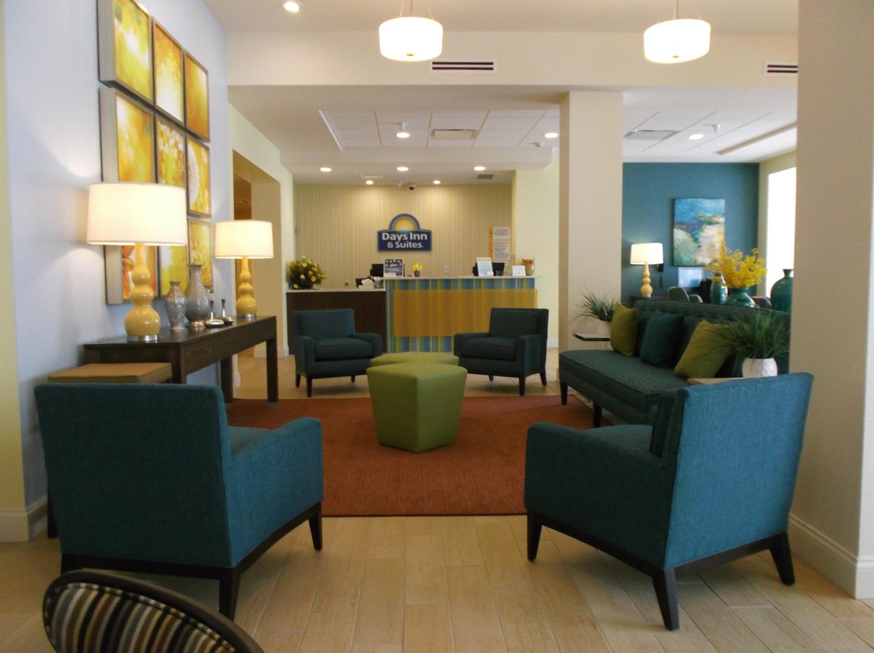 Days Inn & Suites by Wyndham Belmont