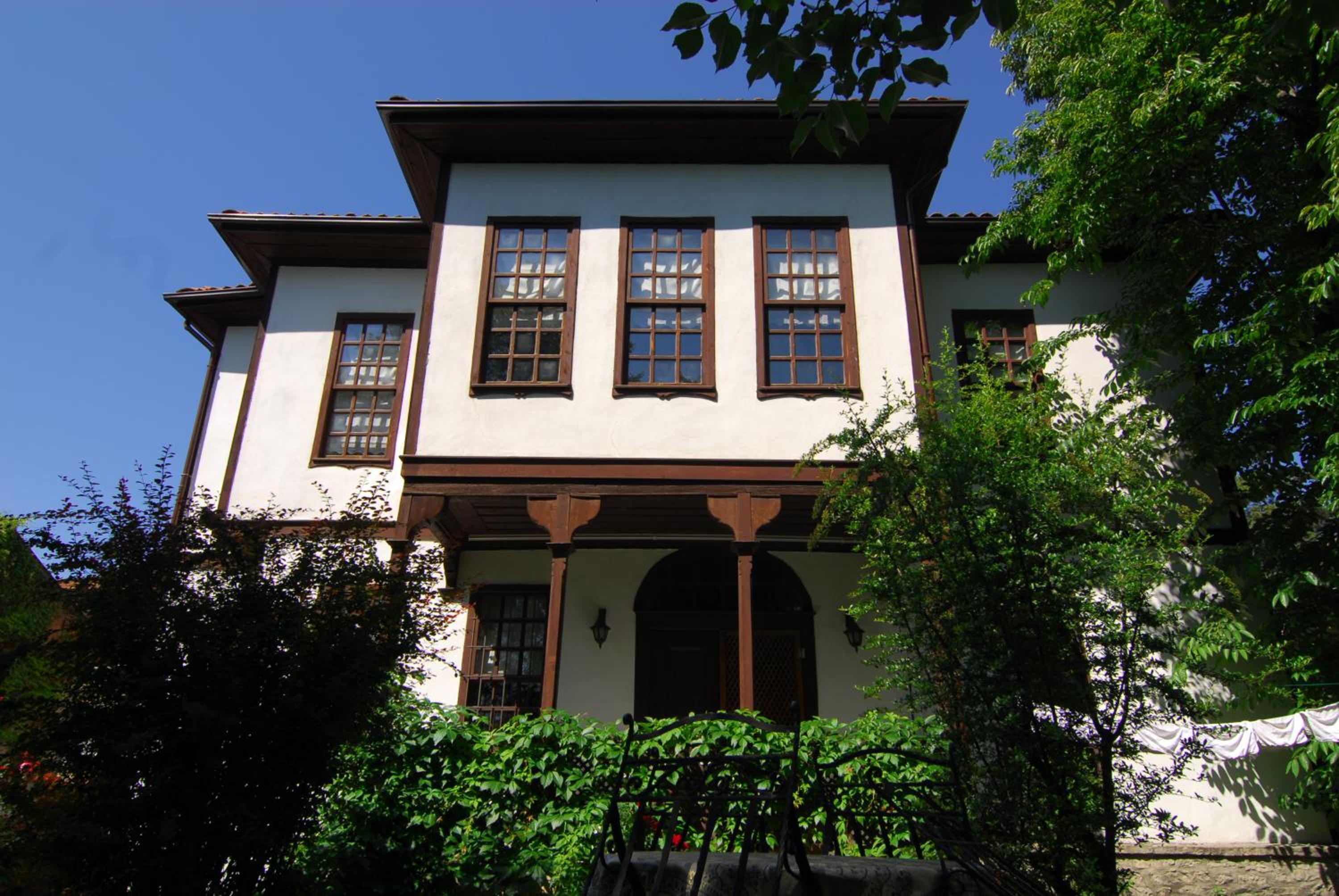 Mehves Hanim Konagi