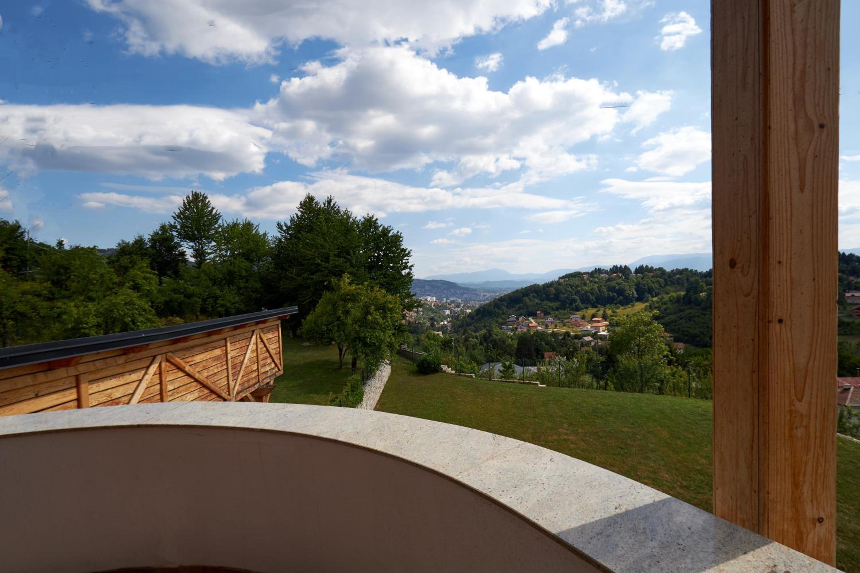 Luxury Hill Residence