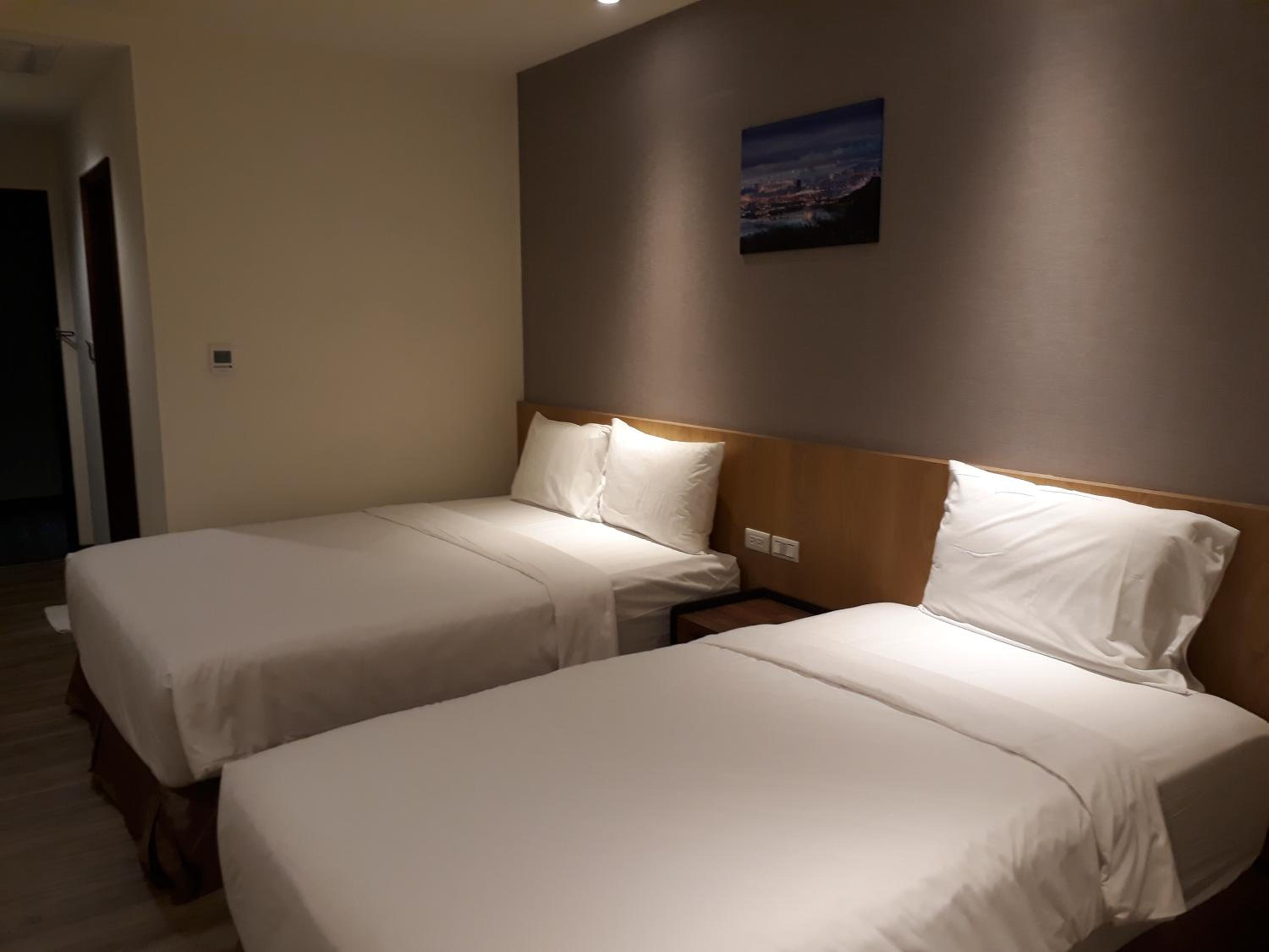 Taoyuan Vacations - Honest  Warm Hotel - Property Image 10