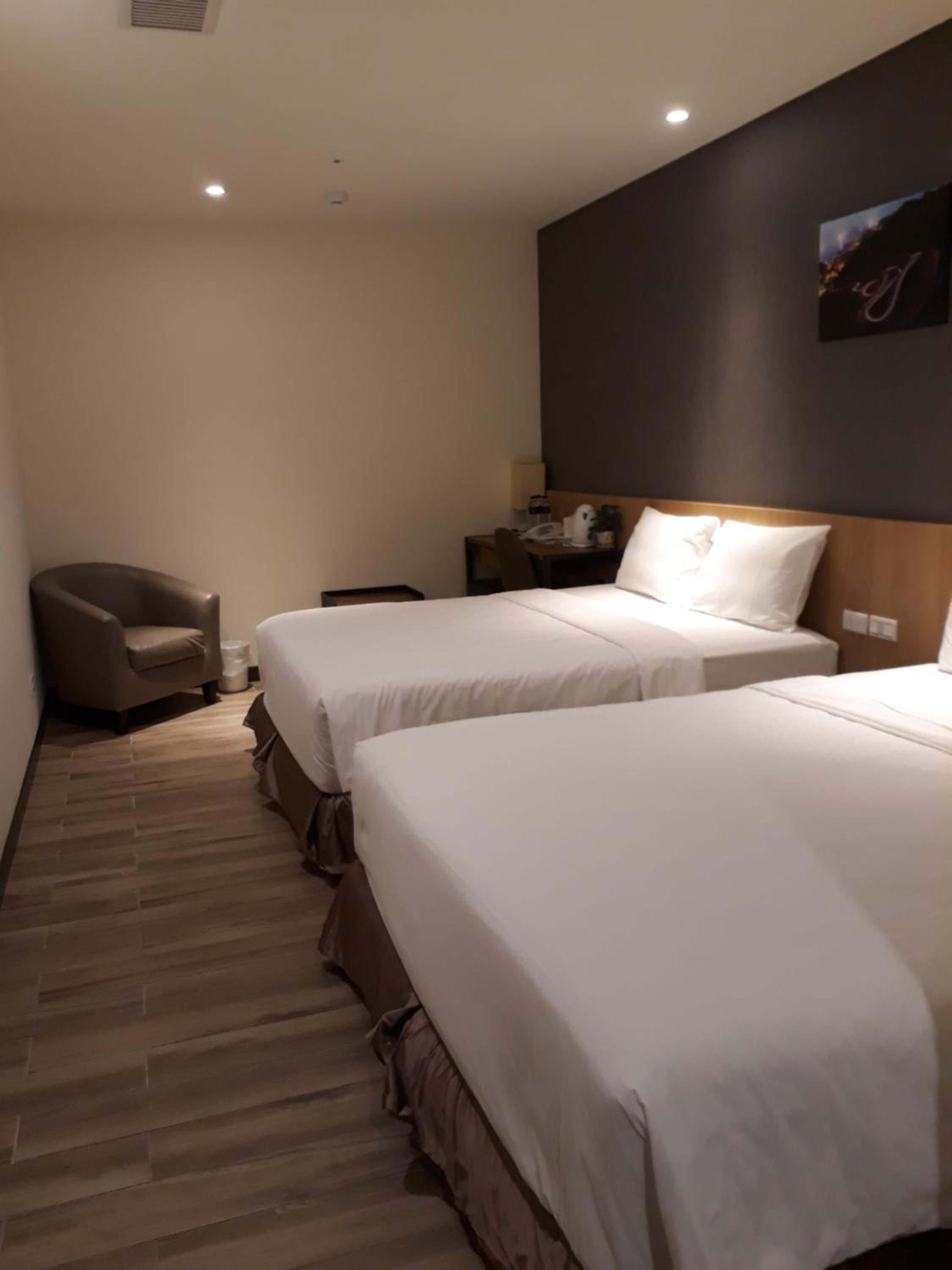 Taoyuan Vacations - Honest  Warm Hotel - Property Image 12