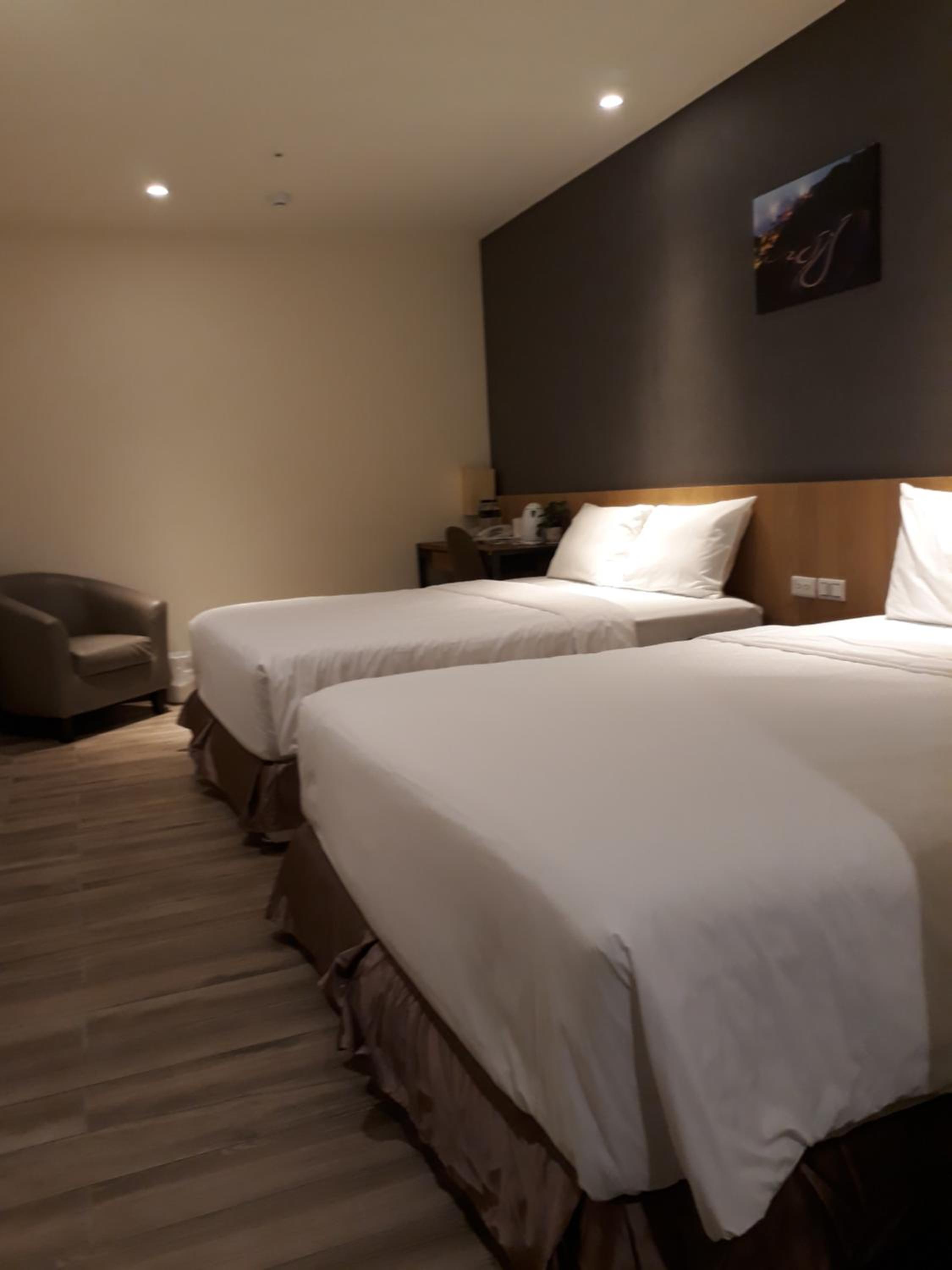 Taoyuan Vacations - Honest  Warm Hotel - Property Image 9