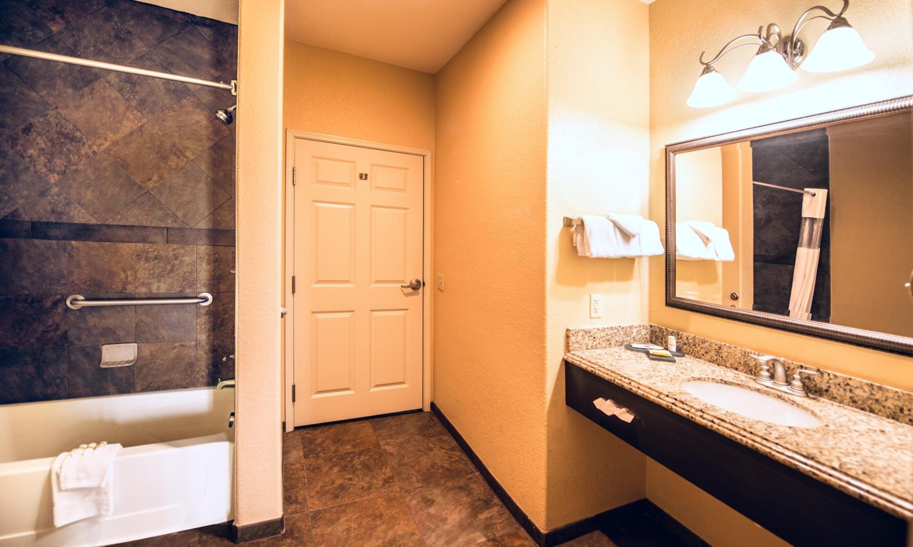 Marble Falls Vacations - La Quinta by Wyndham Marble Falls - Property Image 68