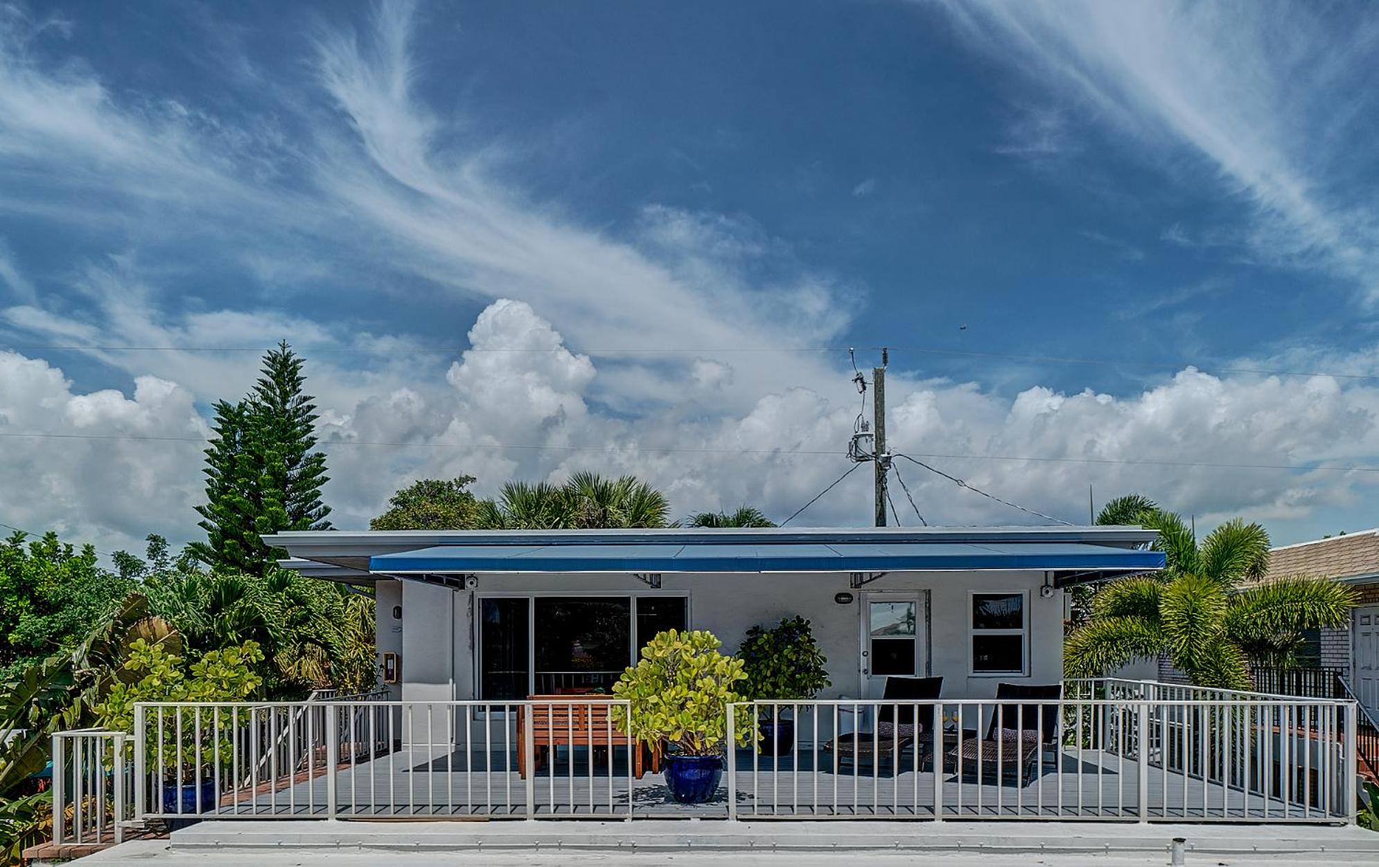4145 By The Sea Inn & Suites
