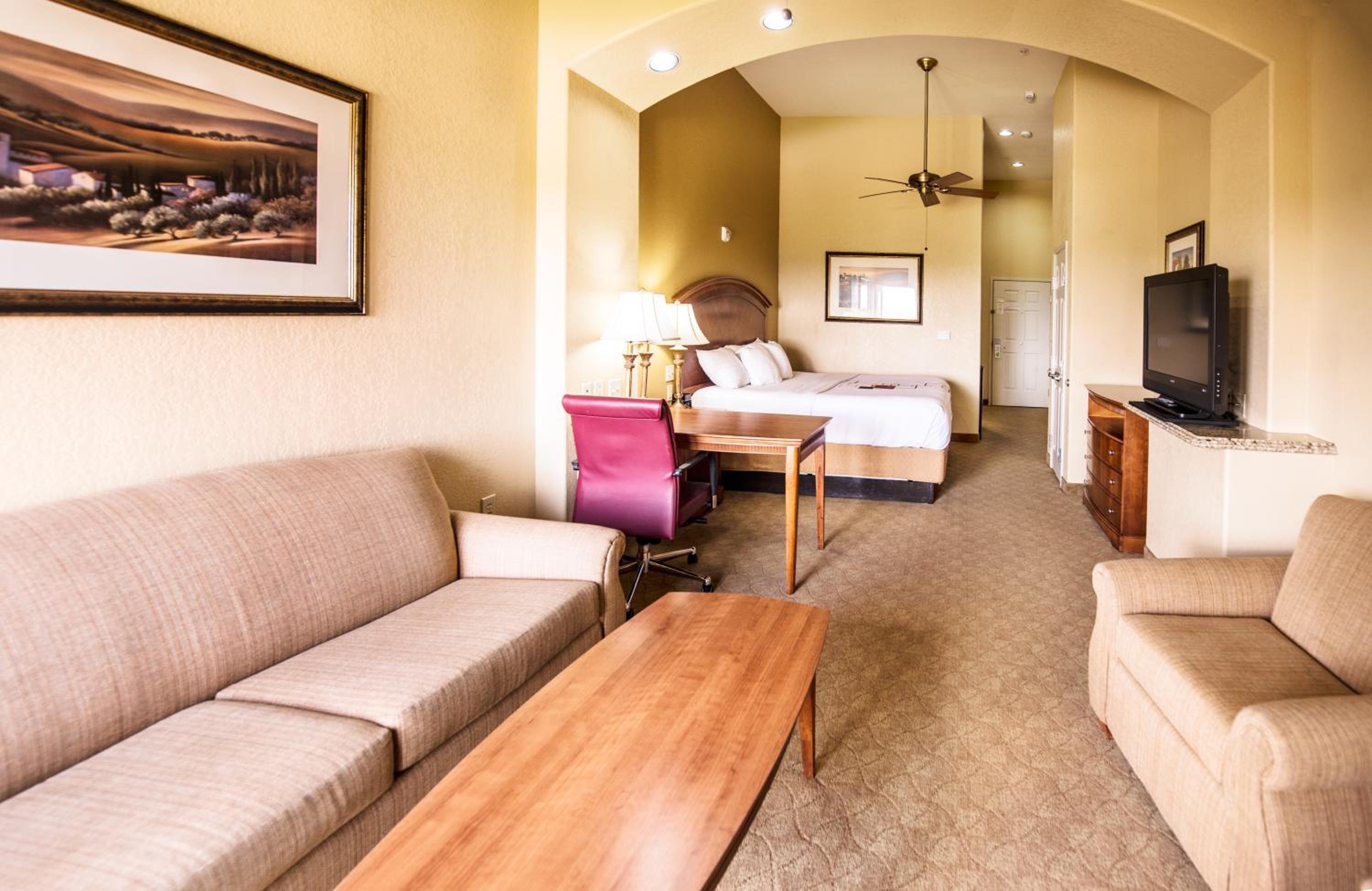 Marble Falls Vacations - La Quinta by Wyndham Marble Falls - Property Image 81