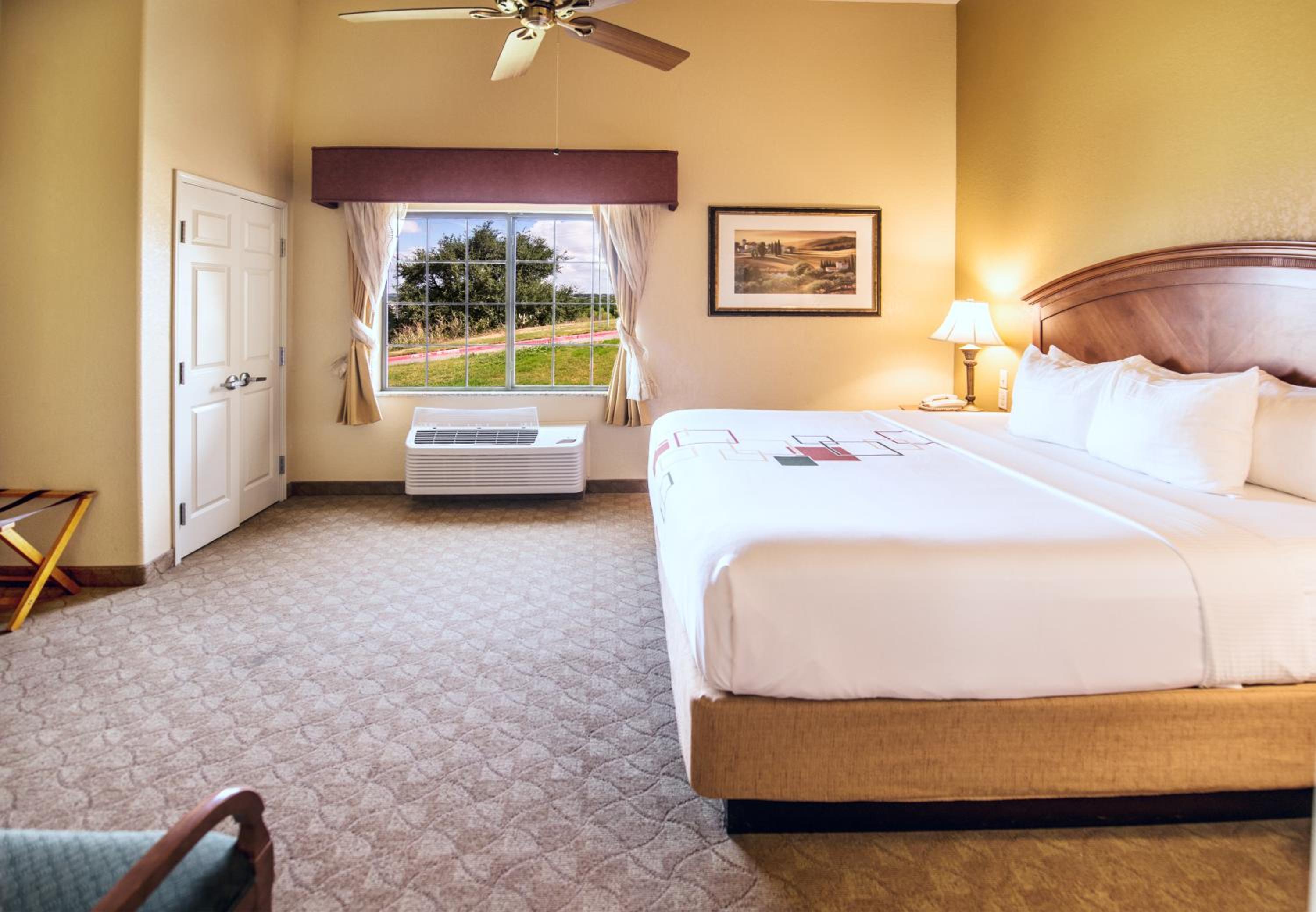 Marble Falls Vacations - La Quinta by Wyndham Marble Falls - Property Image 12