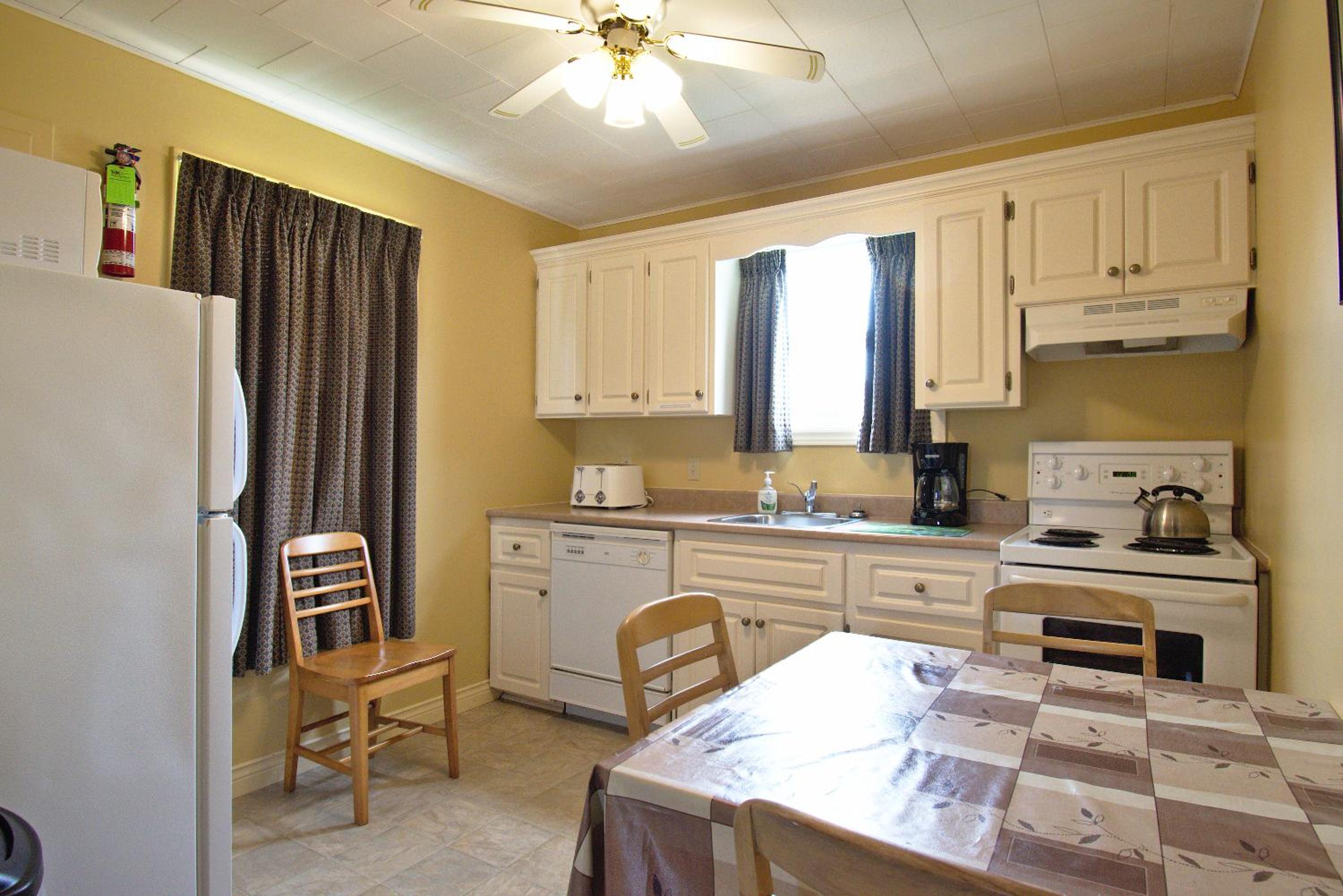 Lakeview Lodge and Cottages