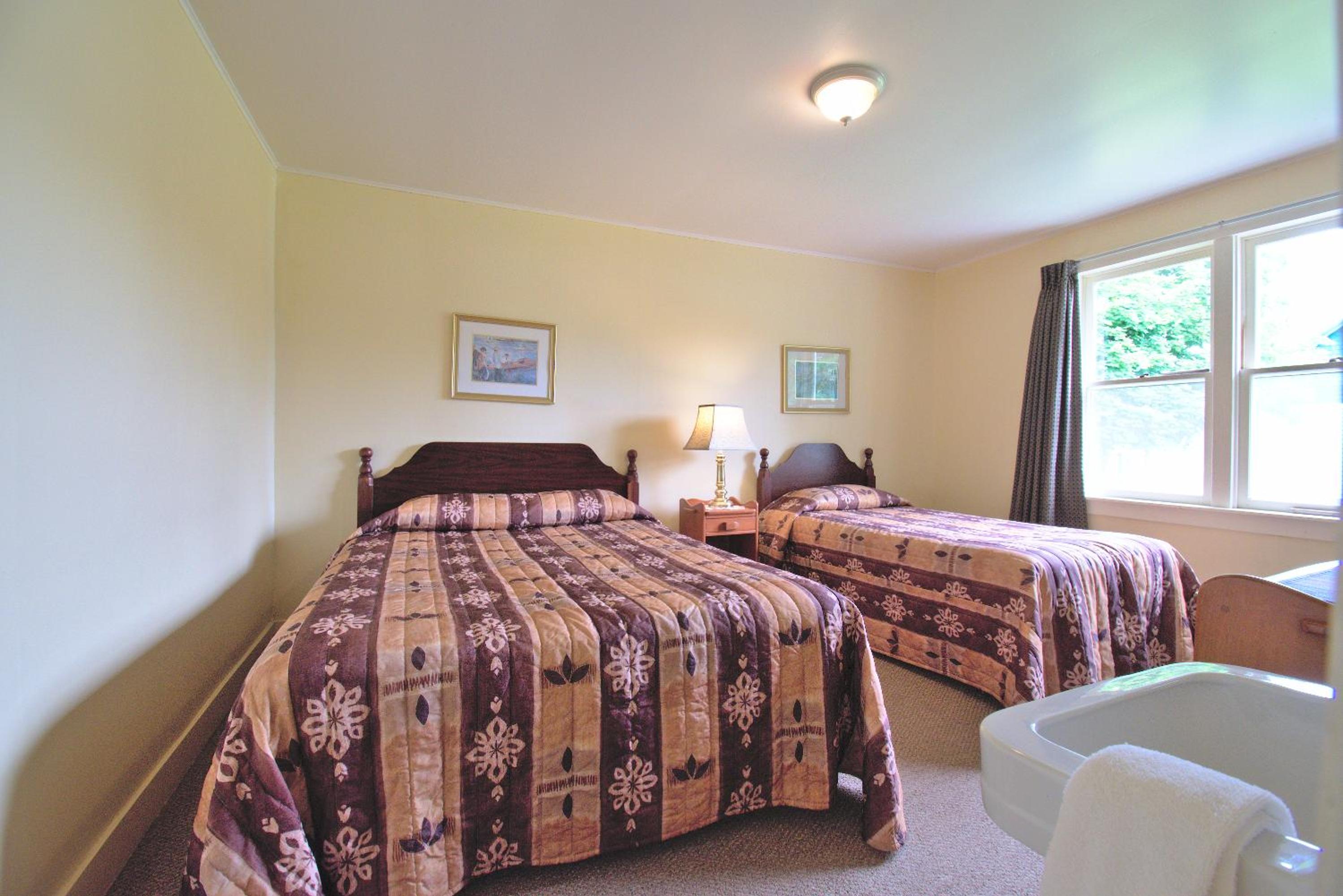 Lakeview Lodge and Cottages