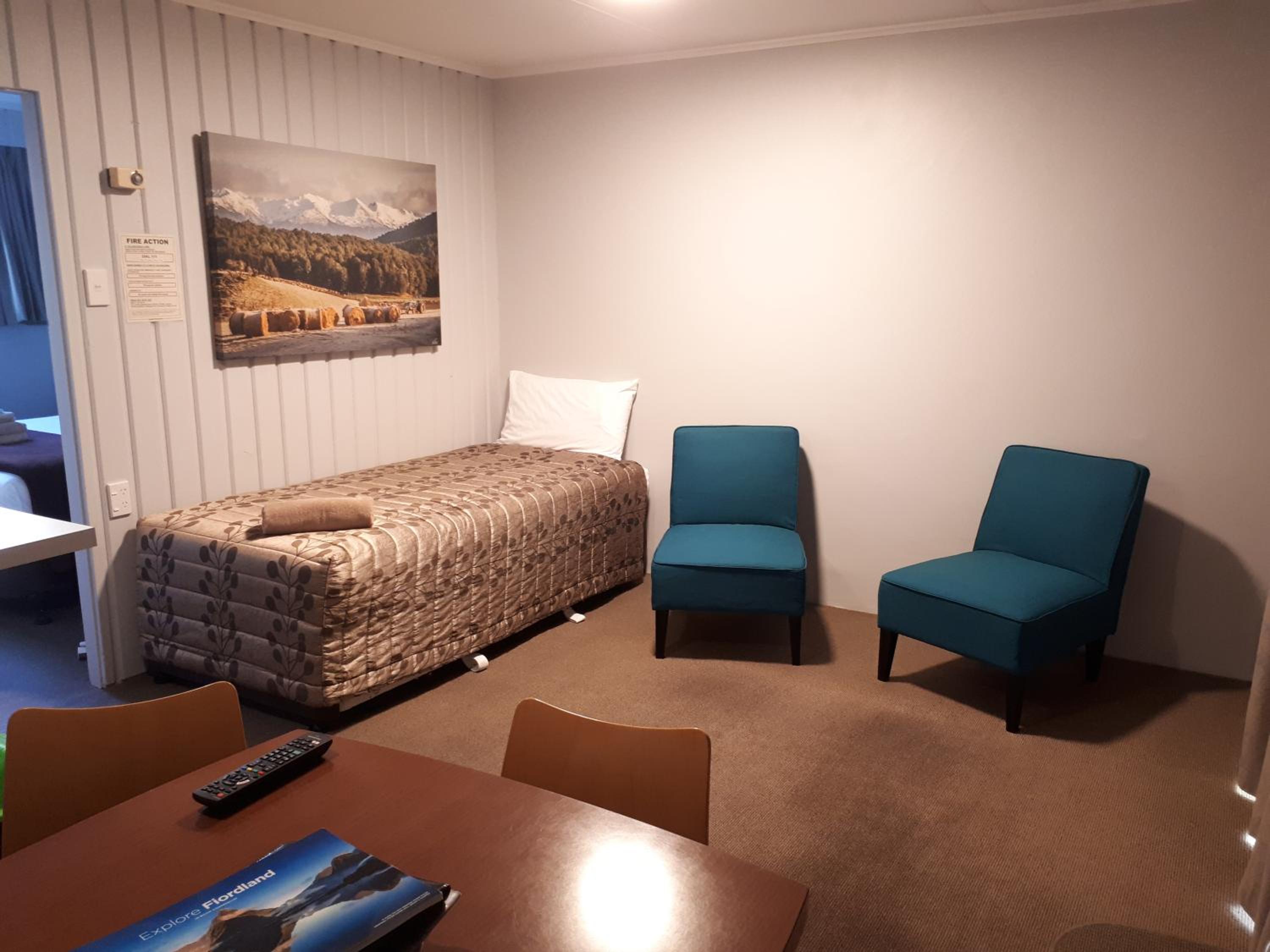 Edgewater Motel