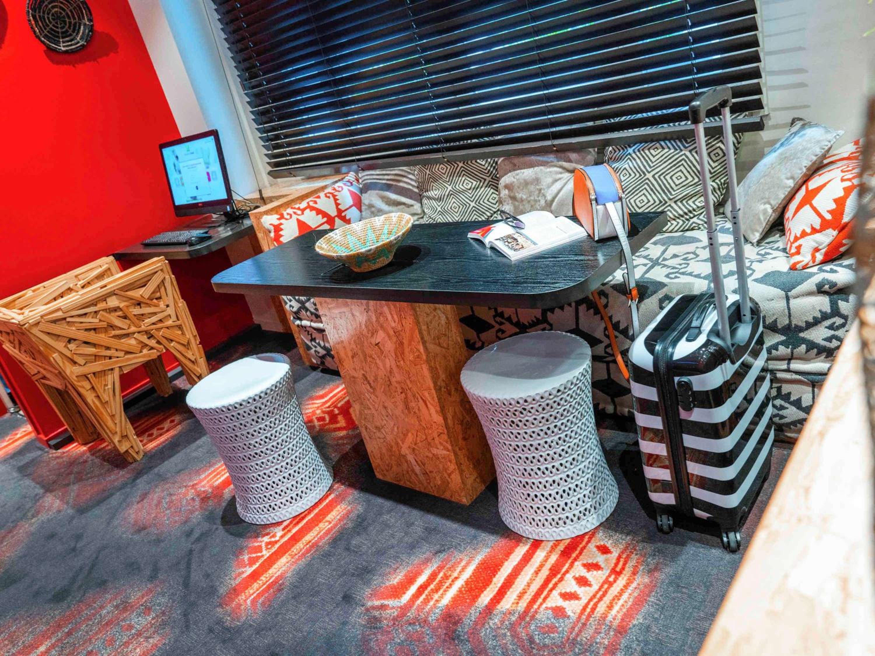 Boulogne-Billancourt Vacations - ibis Styles Paris Boulogne Marcel Sembat - Property Image 1
