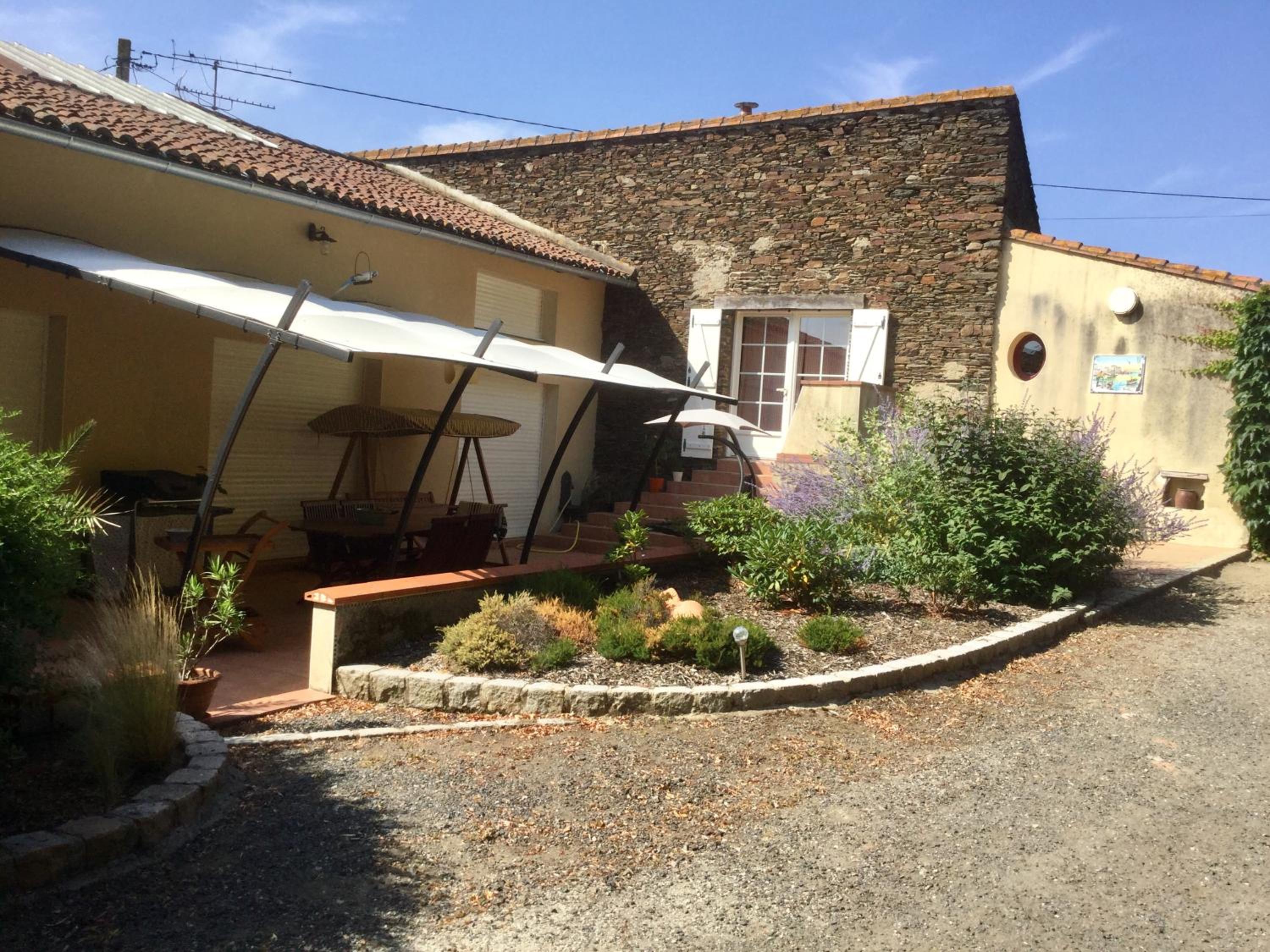 Guest House in Vallet view 4