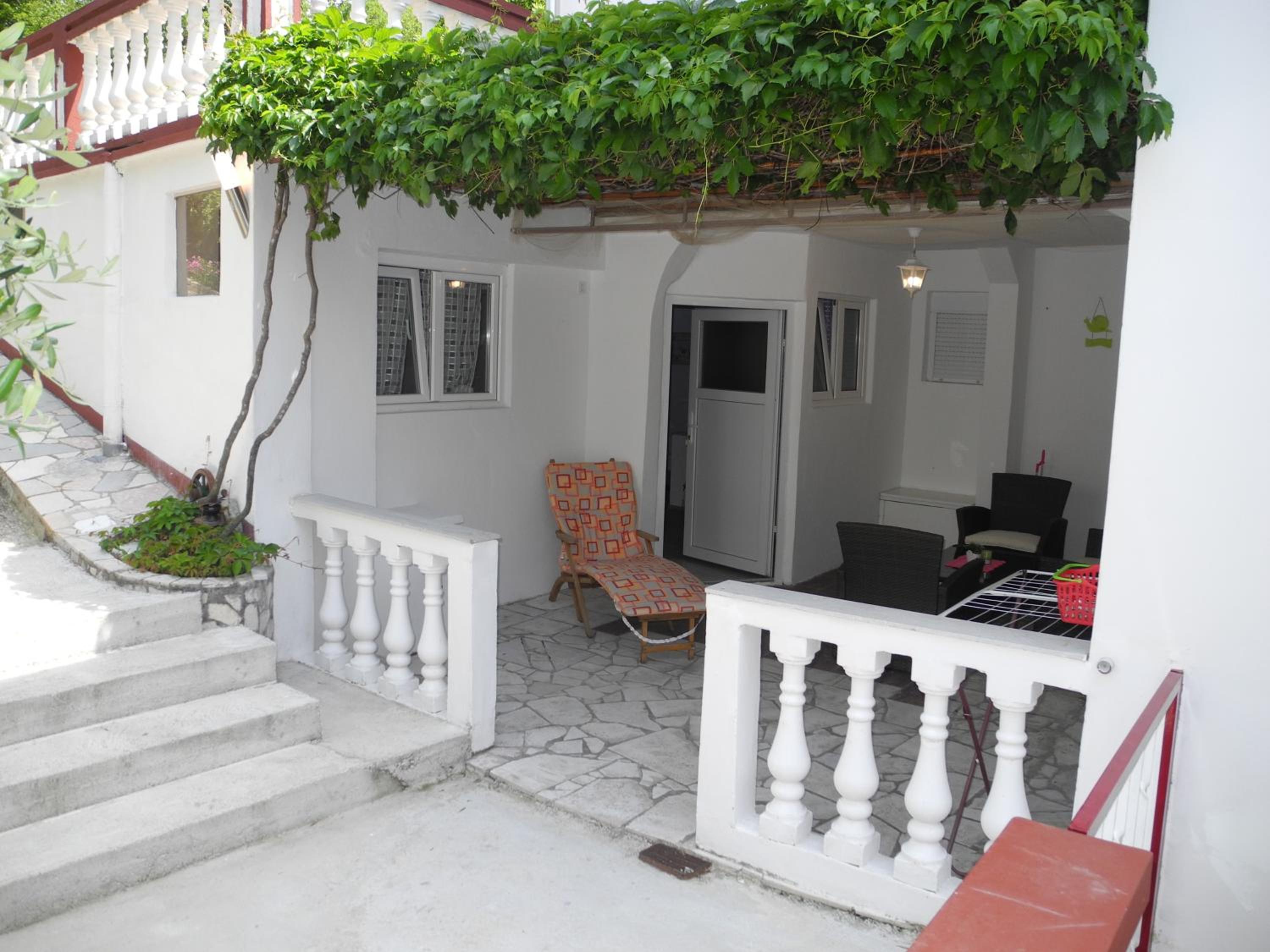 JOSKO DOLE ground floor apartment with terrace view 2
