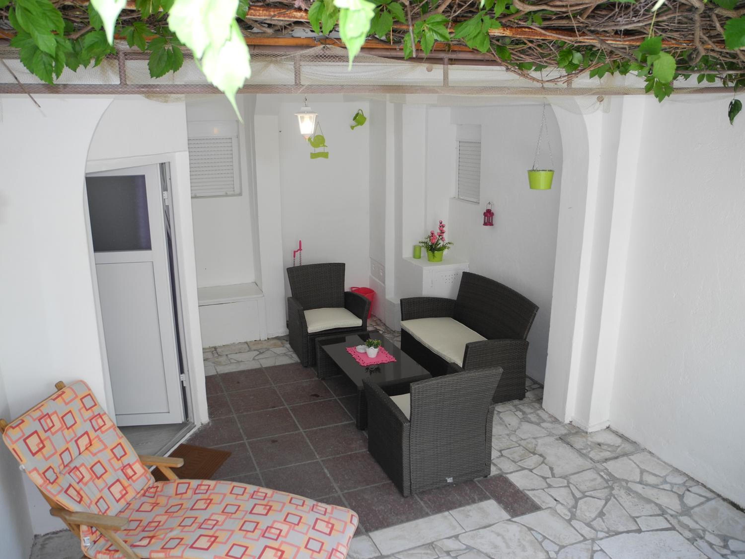 JOSKO DOLE ground floor apartment with terrace view 3