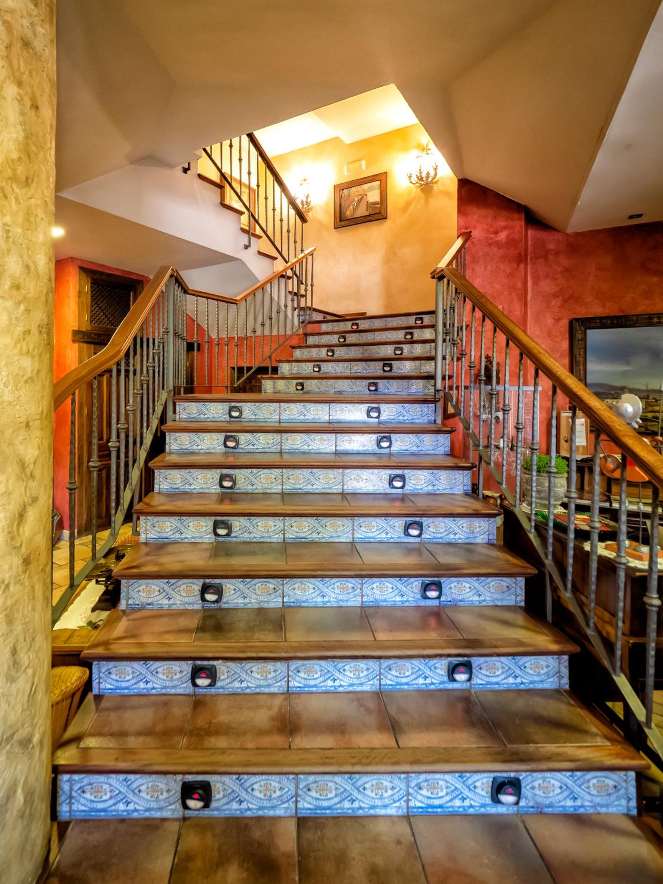 Lobby & Reception