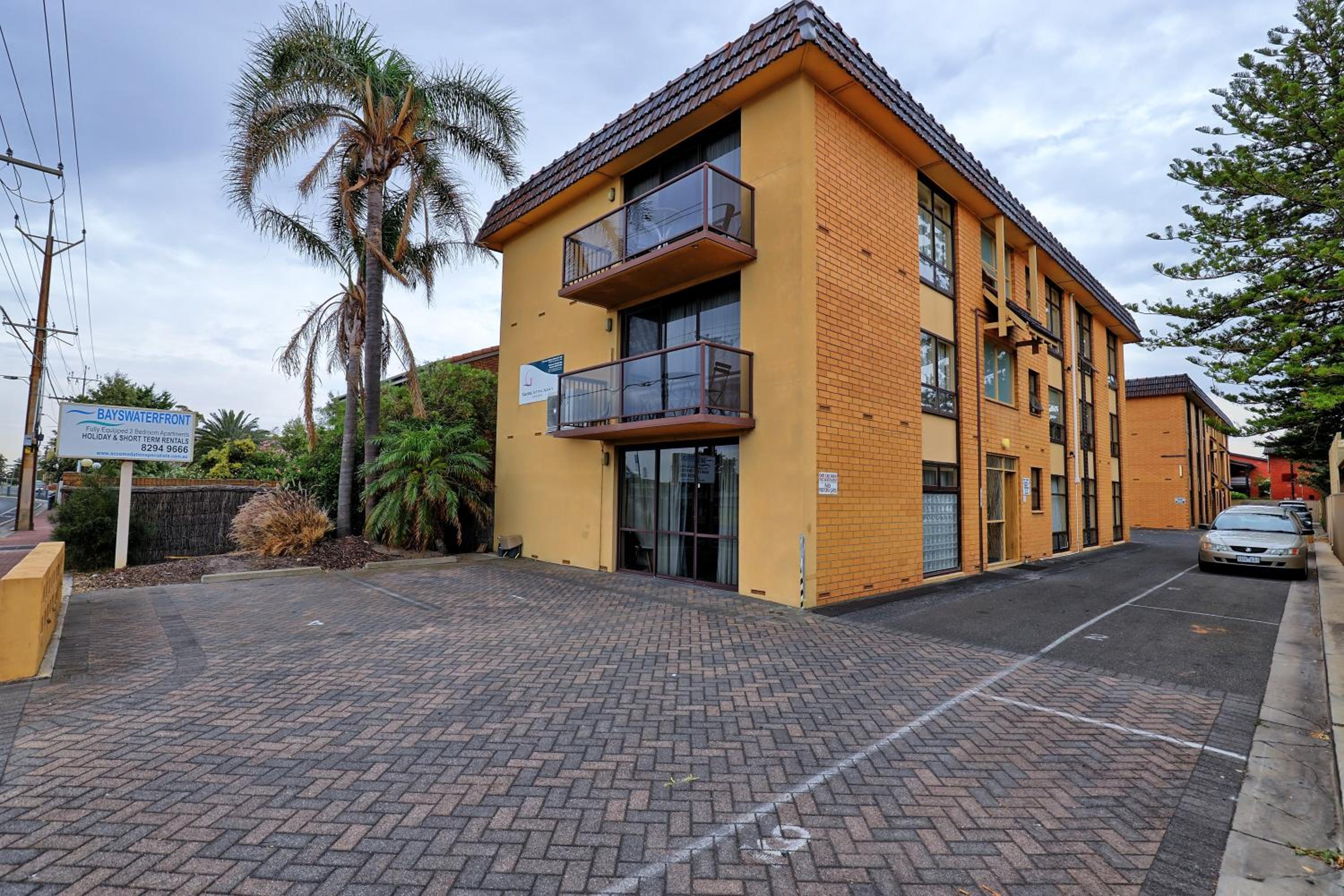 Bayswaterfront Apartments