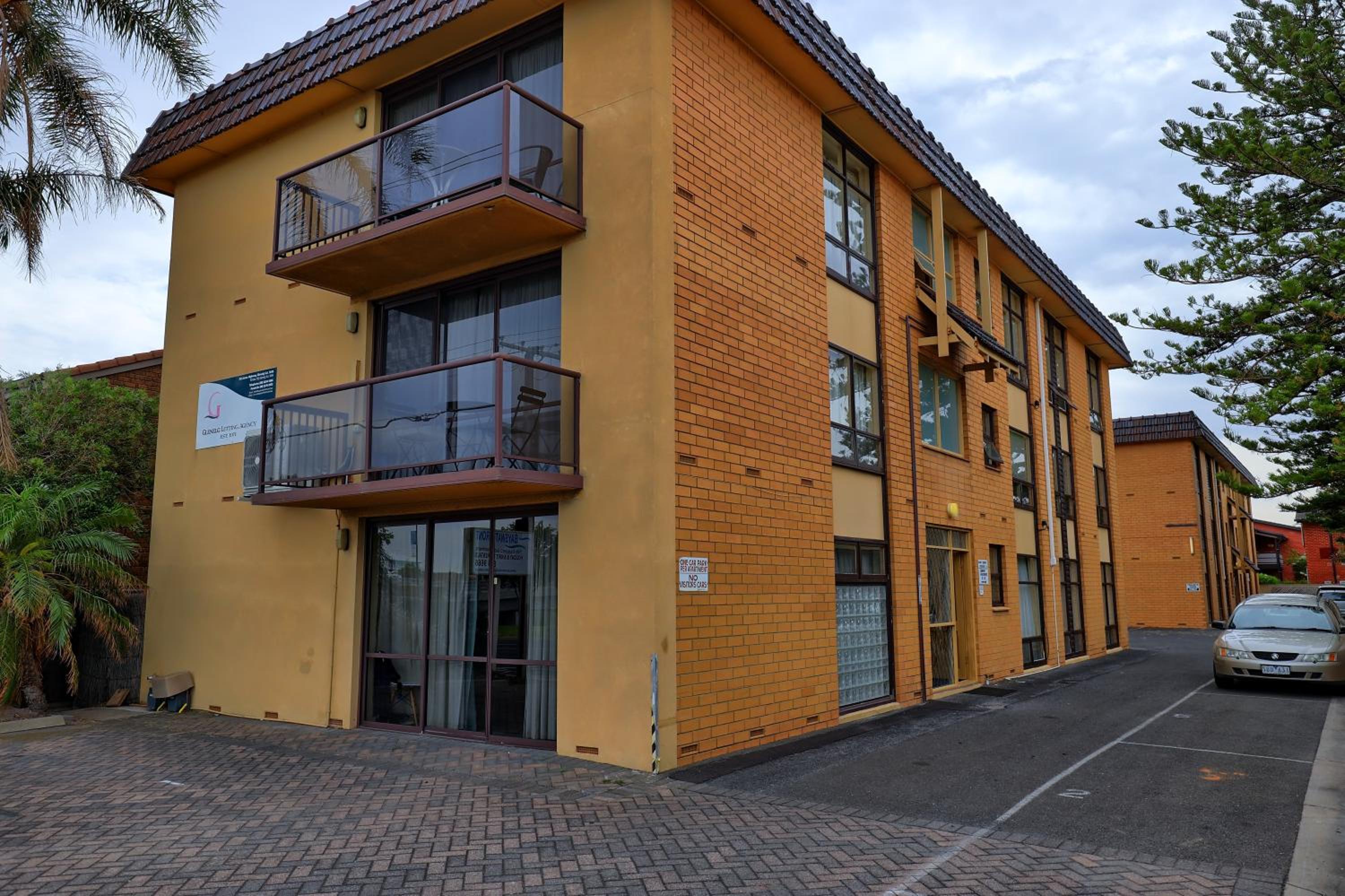 Bayswaterfront Apartments