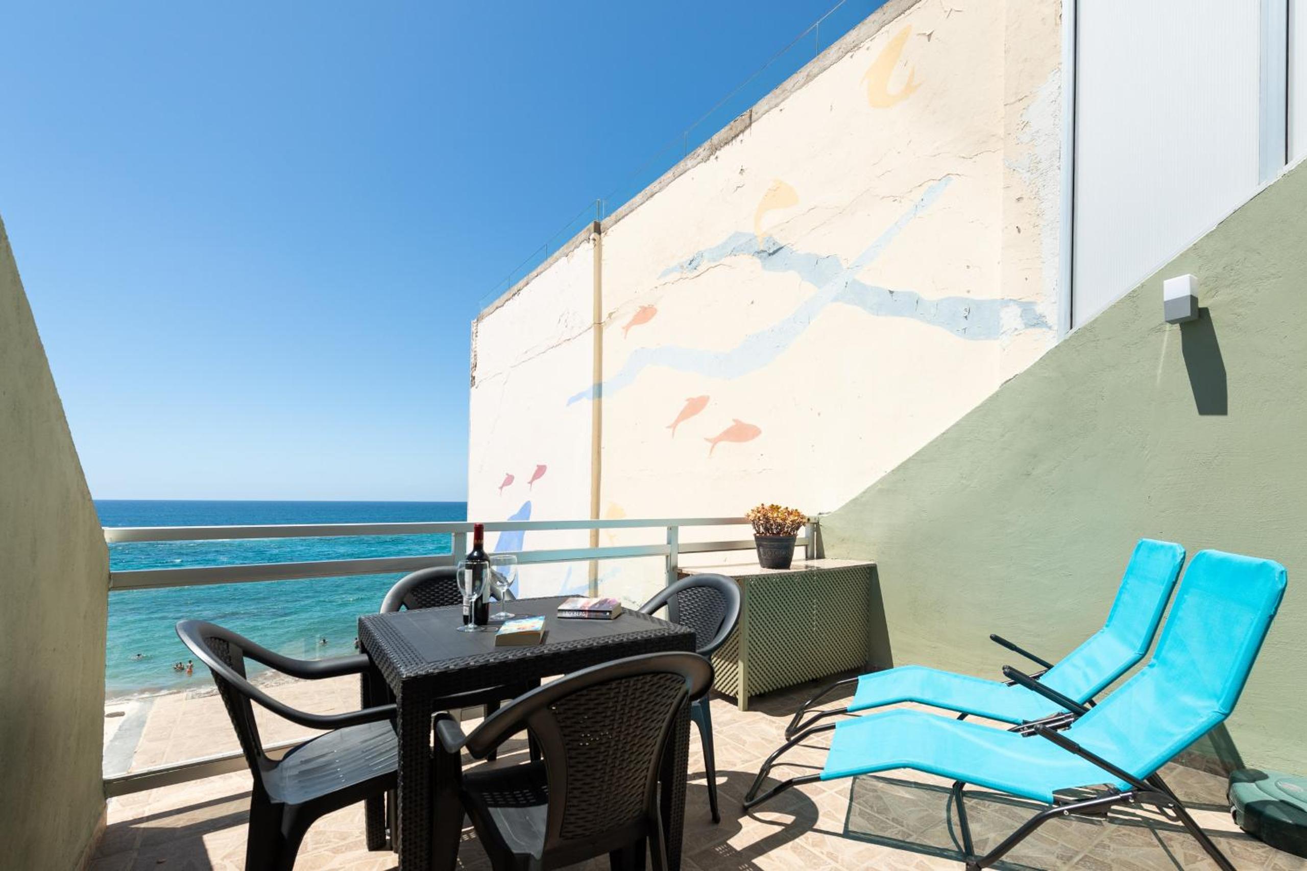 Front line with nice terrace By CanariasGetaway