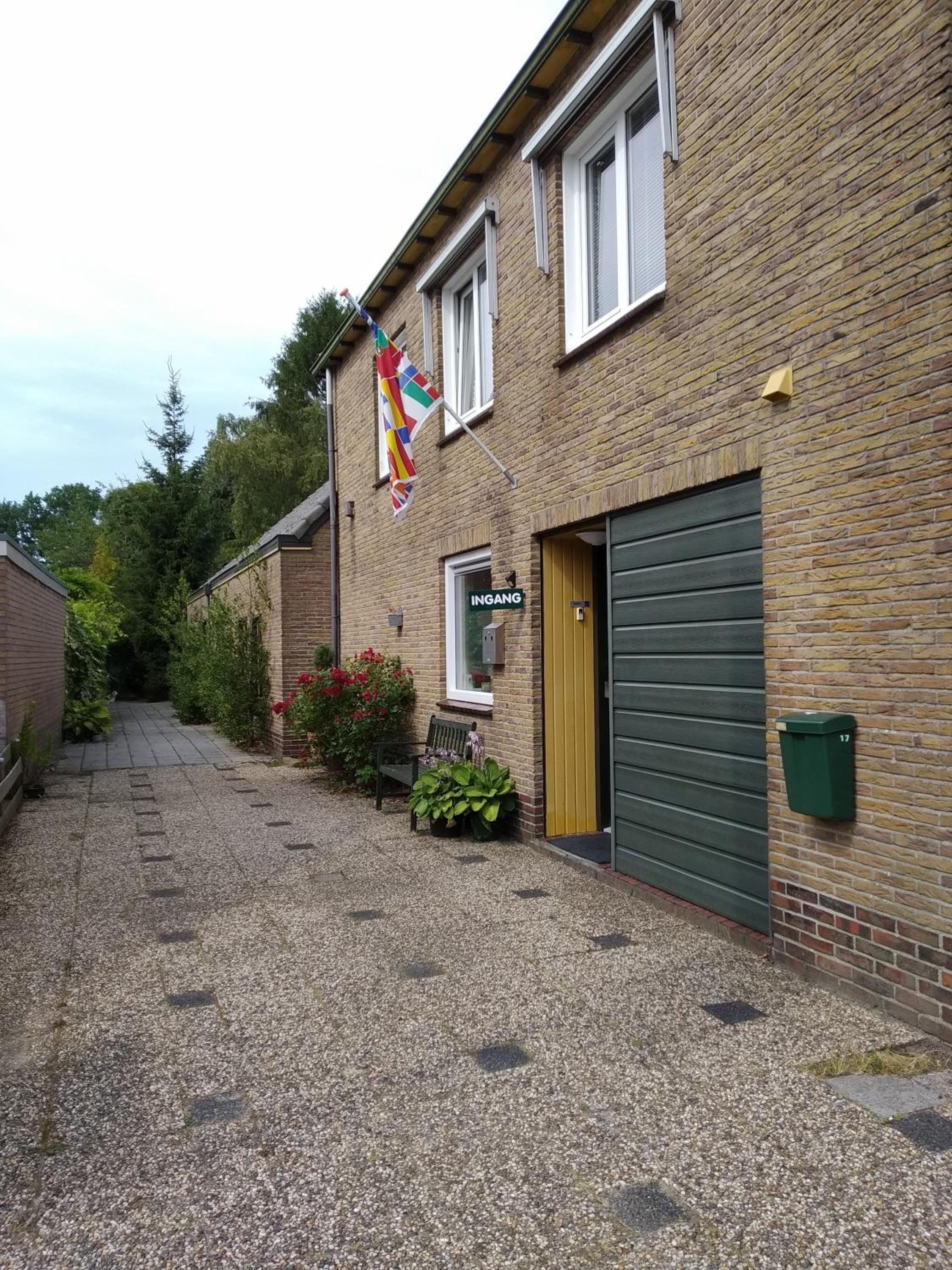 Photo 10